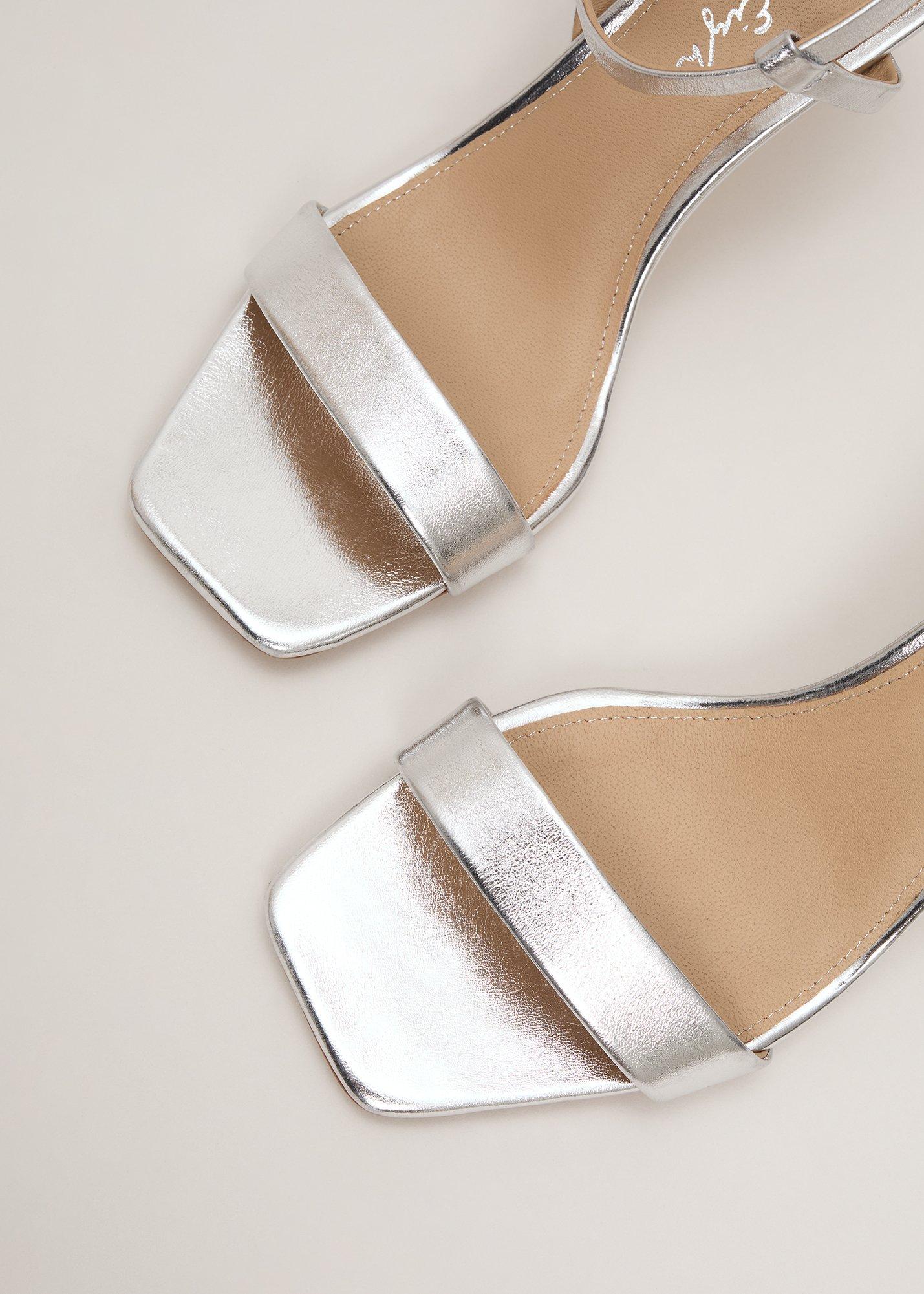 ${product-id}-Silver Metallic Heel-Silver-${view-type}