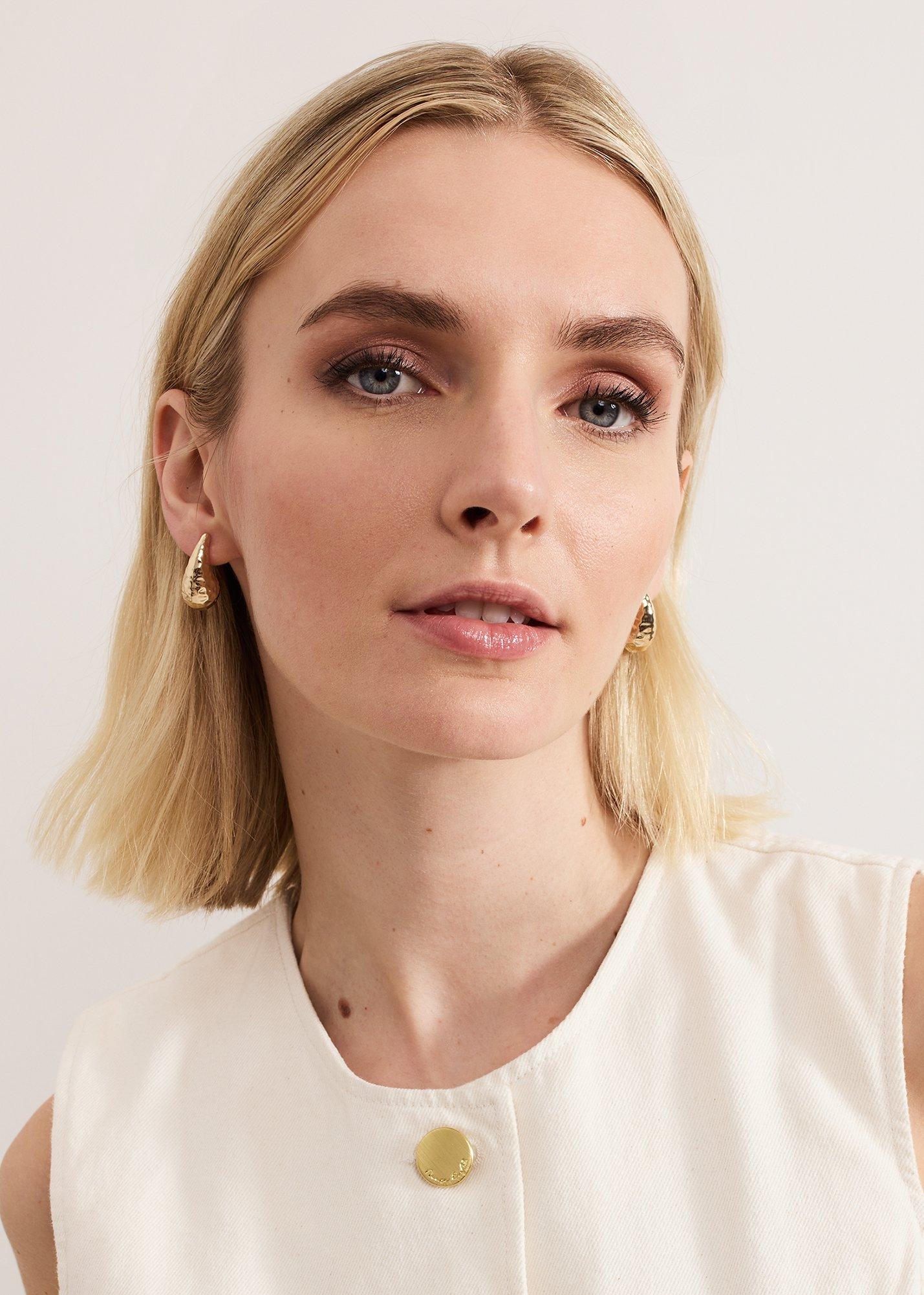 ${product-id}-Gold Stud Earrings-Gold-${view-type}