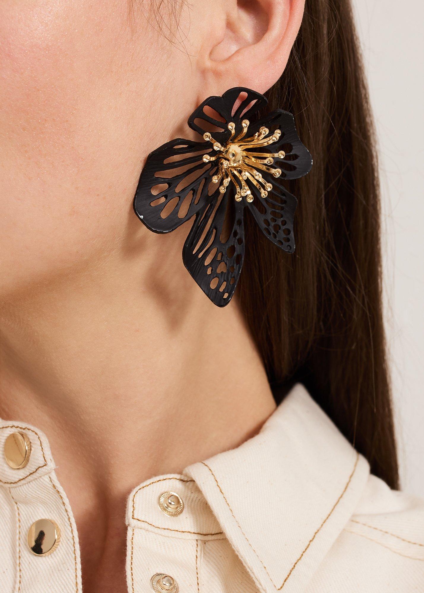 ${product-id}-Large Flower Earring-Black-${view-type}