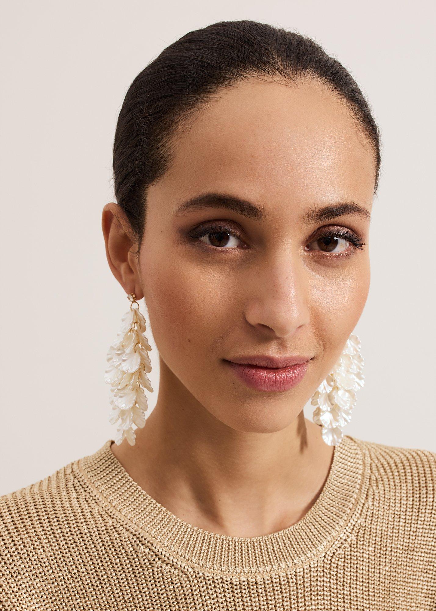 ${product-id}-Petal Earrings-Ivory-${view-type}