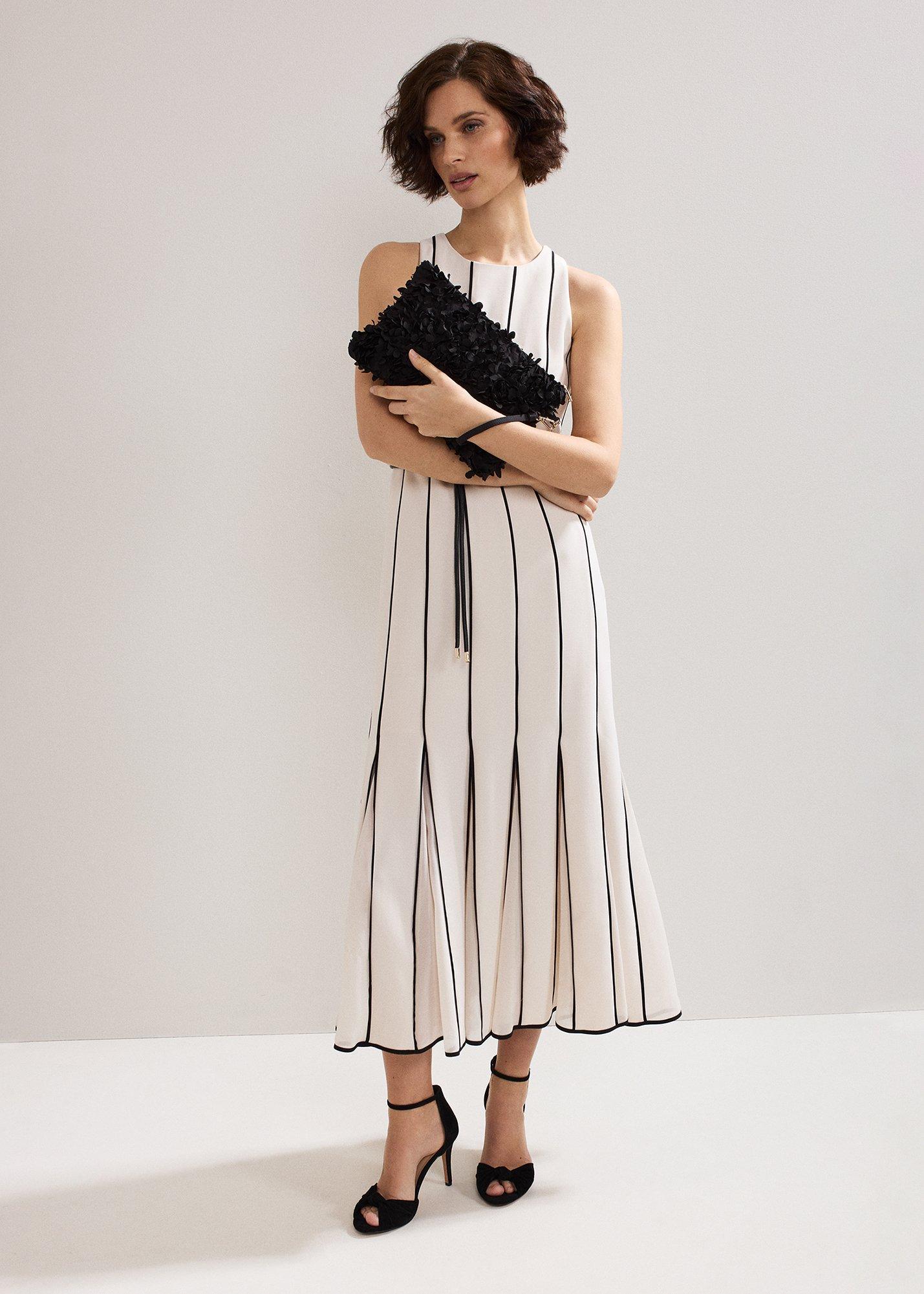${product-id}-Petal Clutch Bag-Black-${view-type}