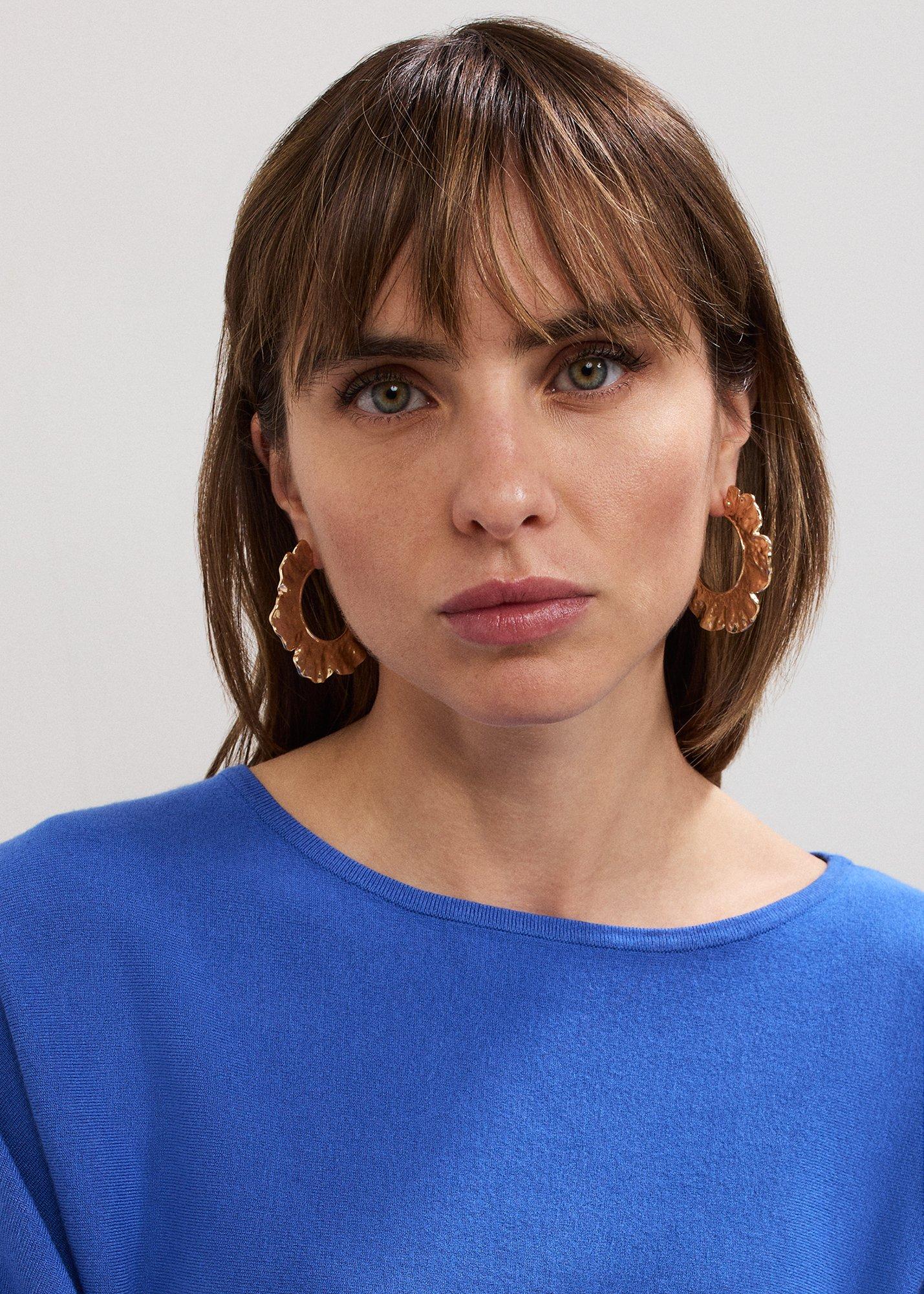 ${product-id}-Large Hoop Earrings--${view-type}