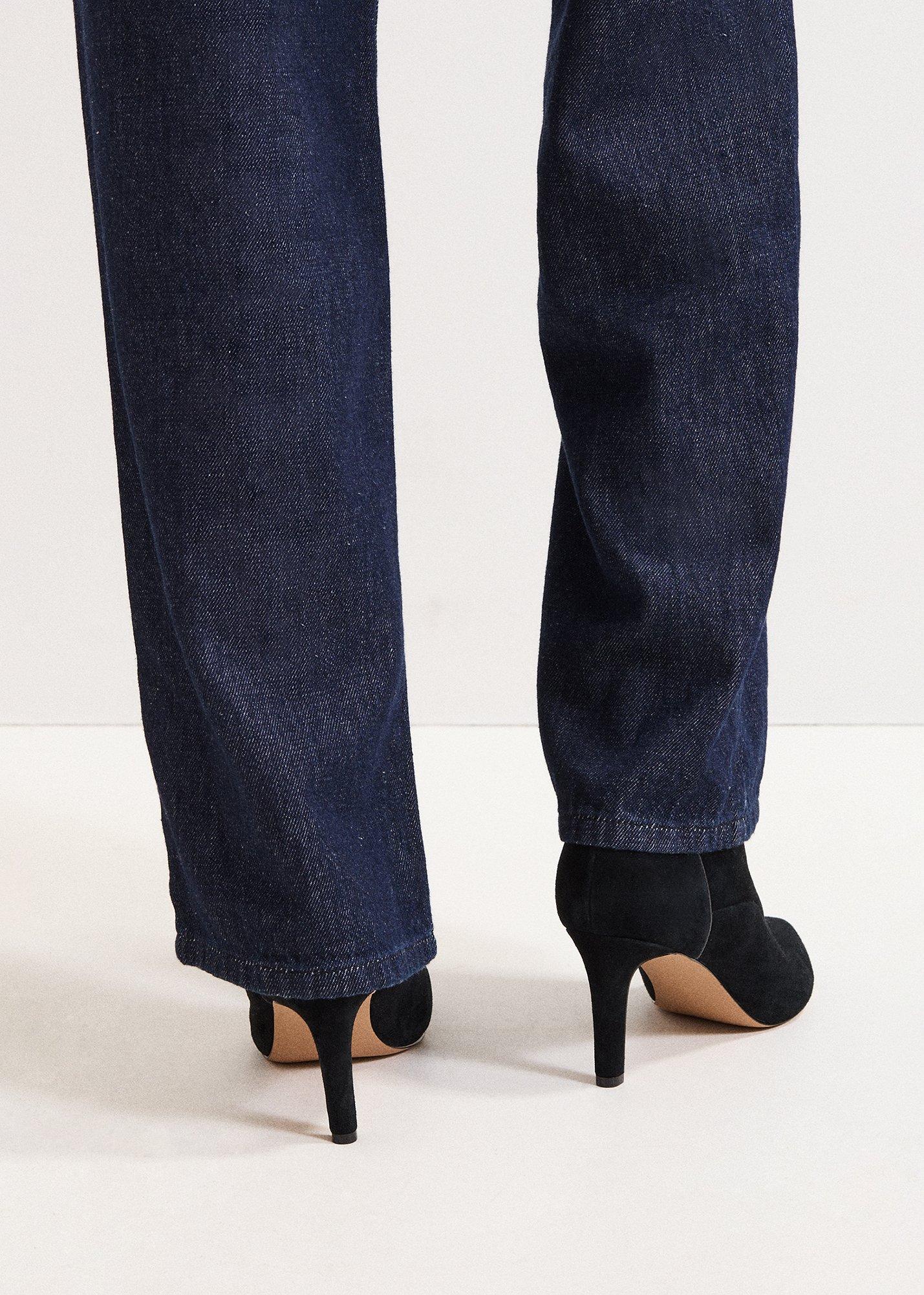 ${product-id}-Split Front Boot-Black-${view-type}