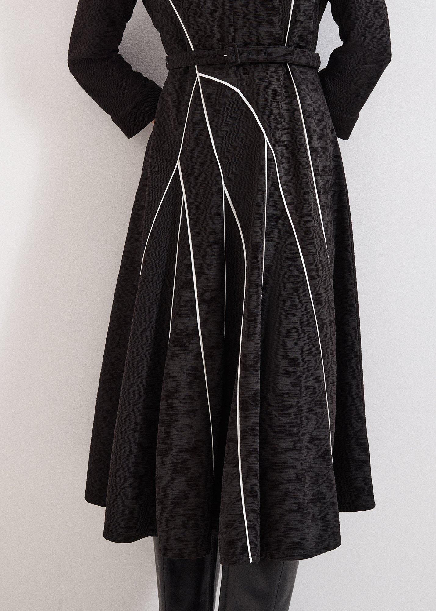 tilly-contrast-piped-midi-dress