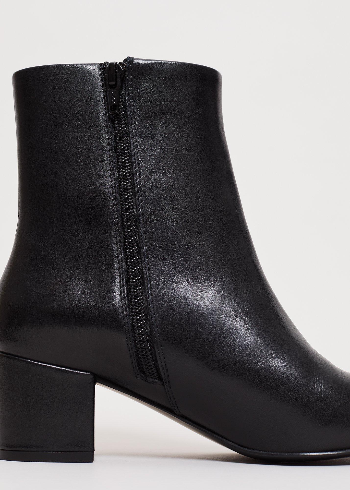 ${product-id}-Leather Block Boot-Black-${view-type}