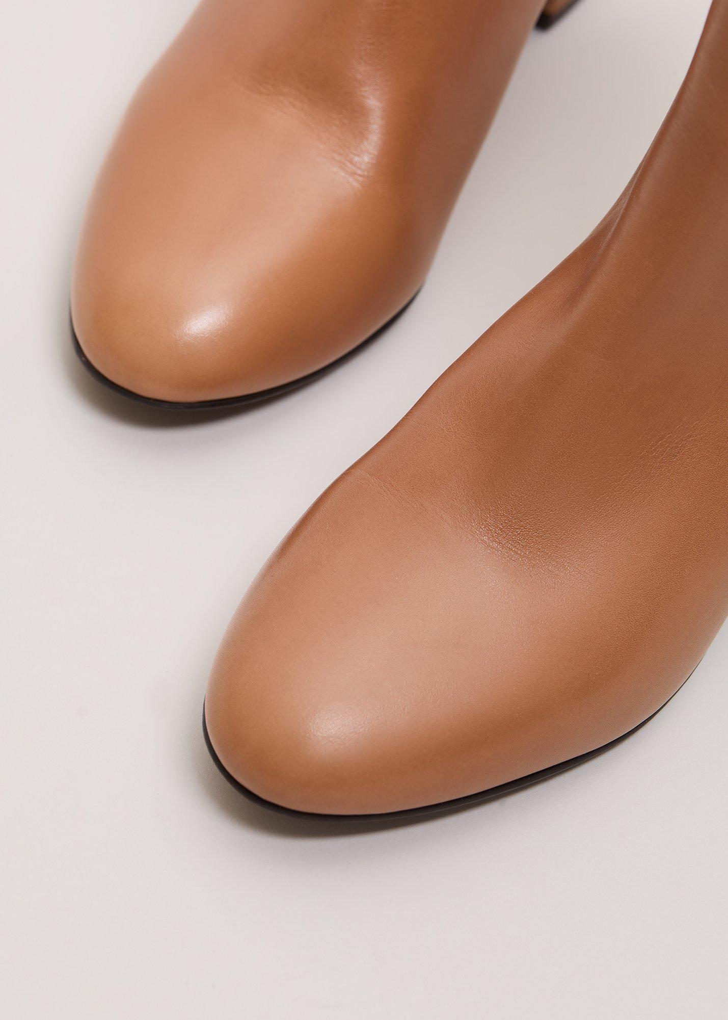 ${product-id}-Leather Block Boot-Tan-${view-type}