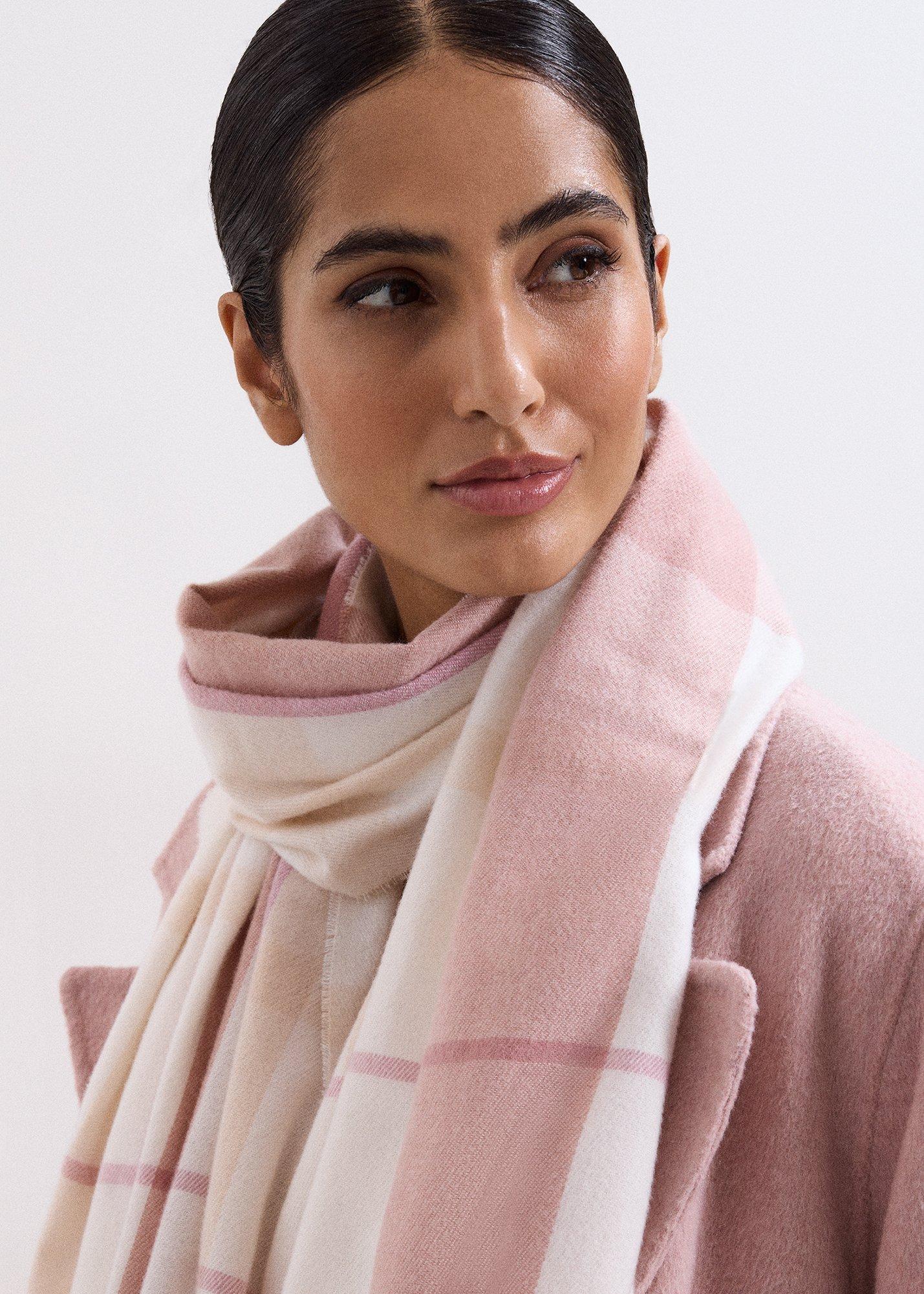 ${product-id}-Checked Scarf-Pale Pink-${view-type}