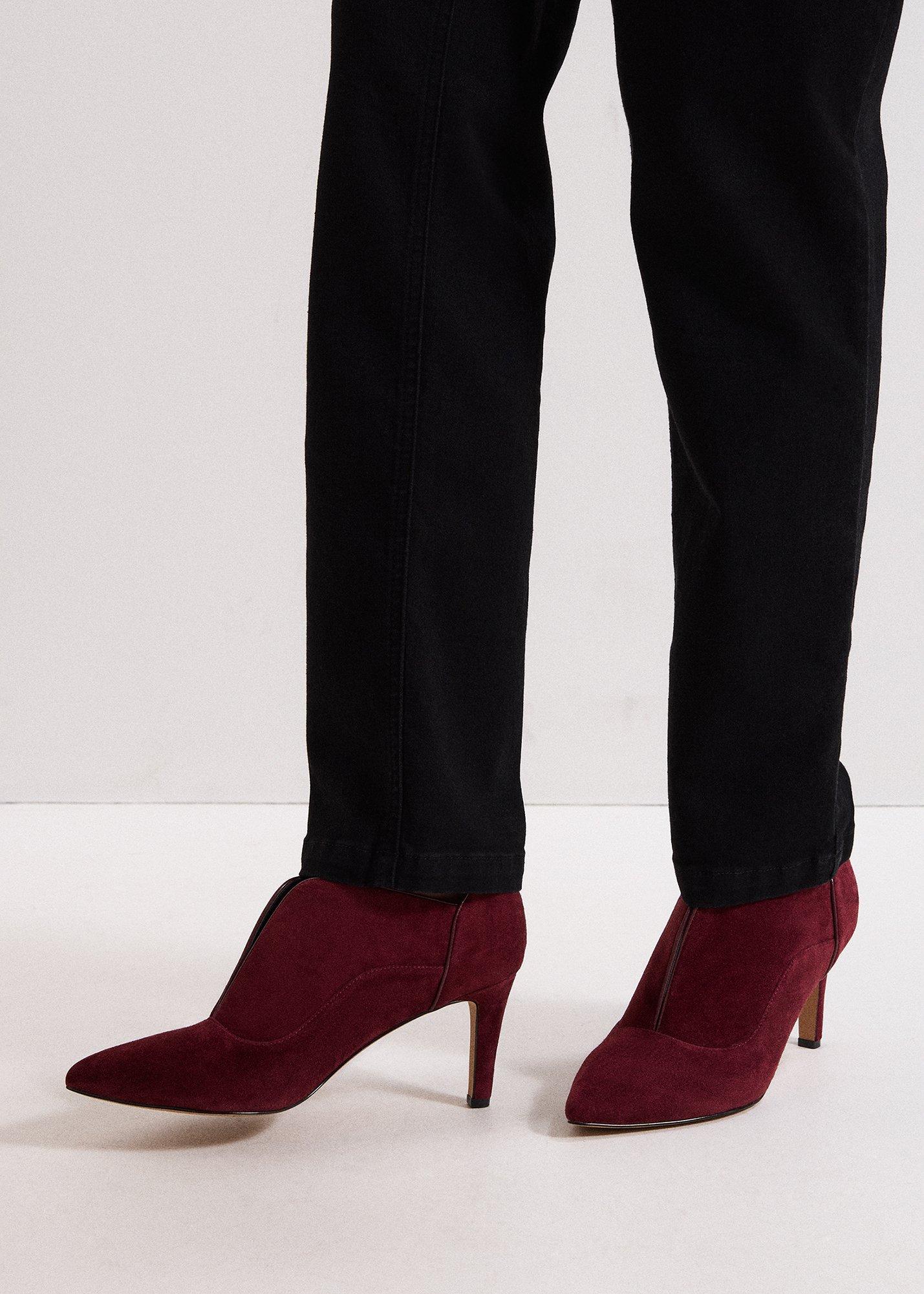 ${product-id}-Suede Boots-Dark Red-${view-type}