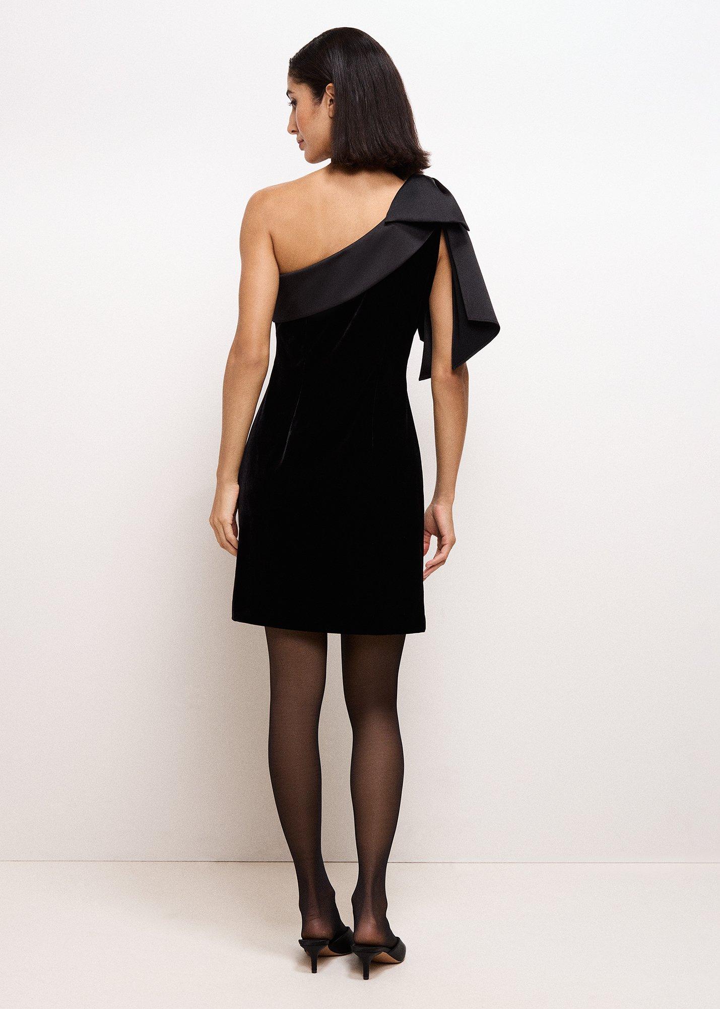 ${product-id}-Sofia Velvet Dress-Black-${view-type}