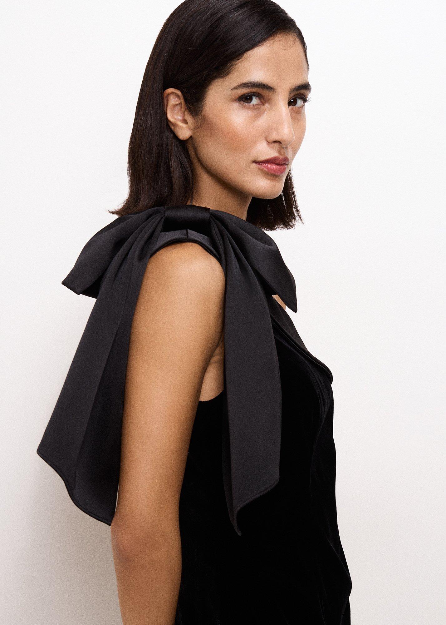 ${product-id}-Sofia Velvet Dress-Black-${view-type}