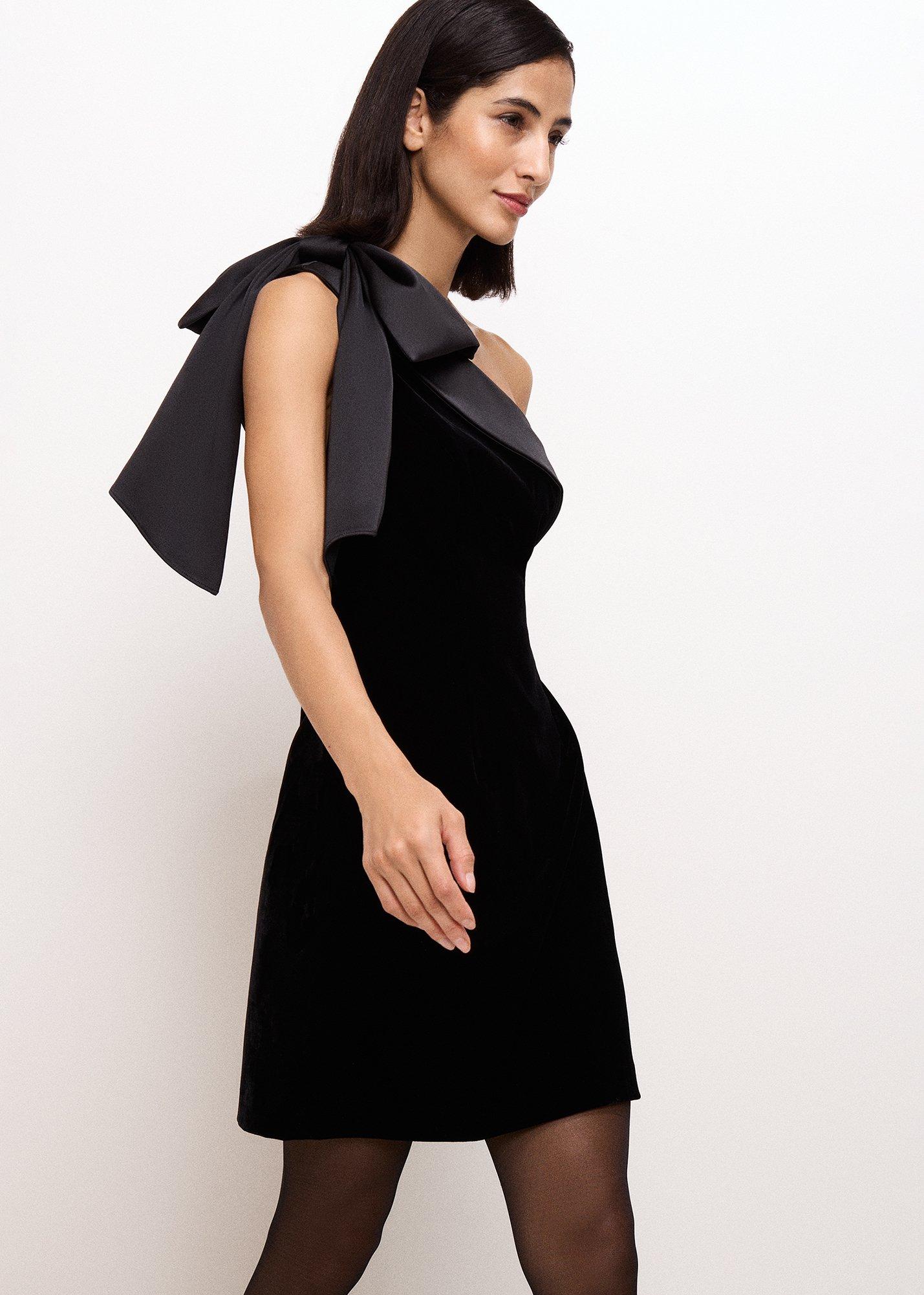 ${product-id}-Sofia Velvet Dress-Black-${view-type}