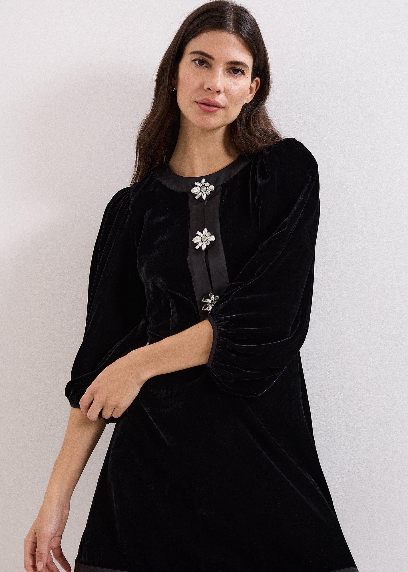 ${product-id}--Black-${view-type}