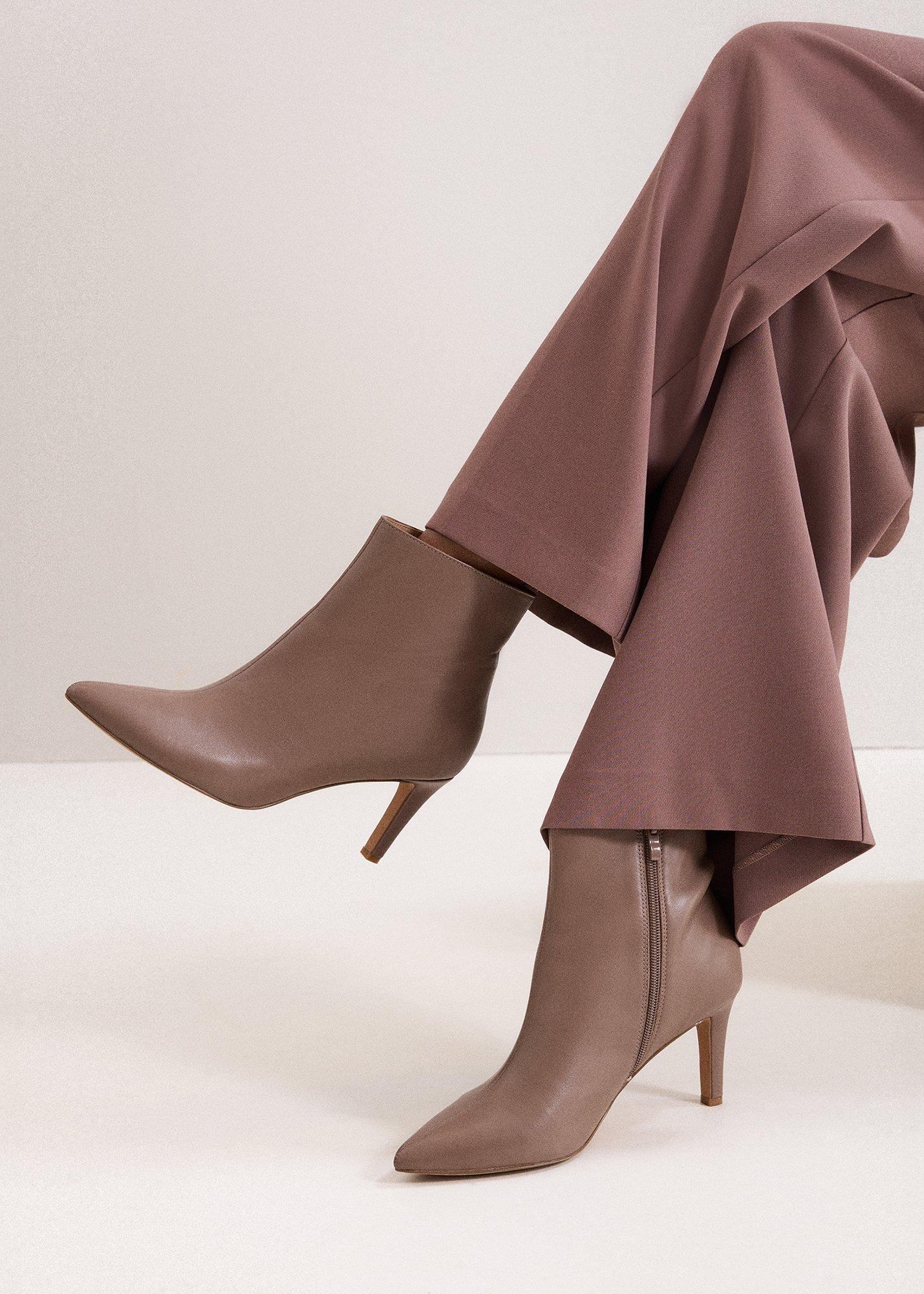 ${product-id}--Brown-${view-type}
