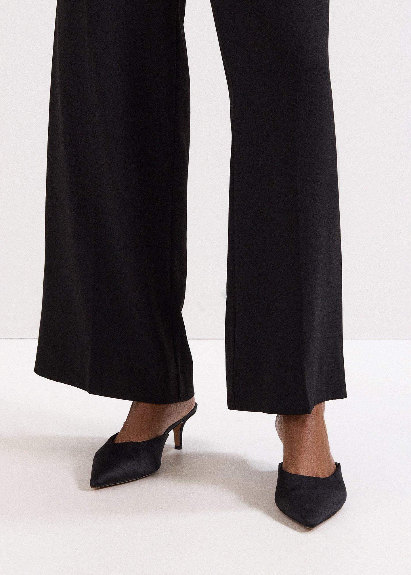 ${product-id}--Black-${view-type}