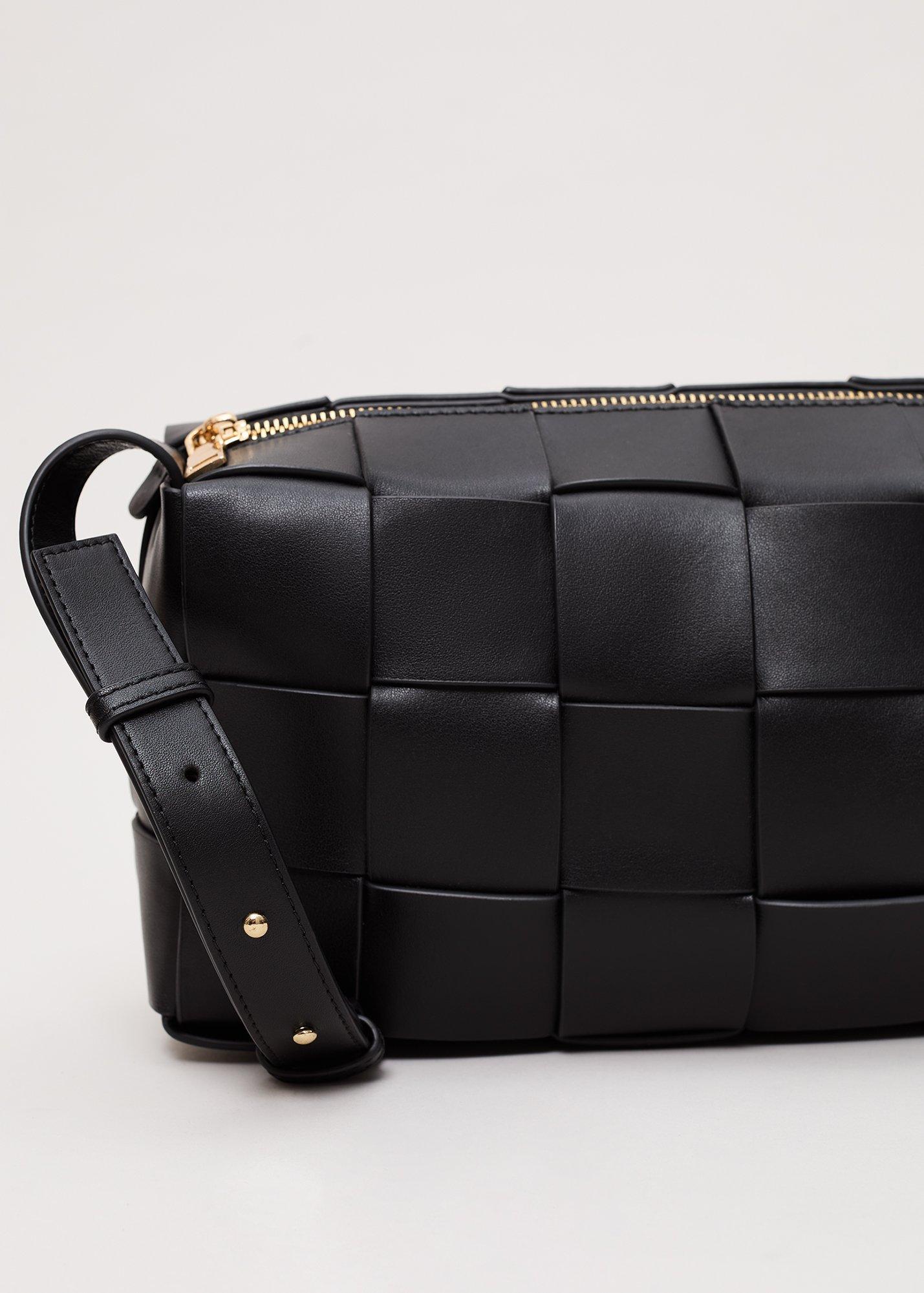 ${product-id}--Black-${view-type}