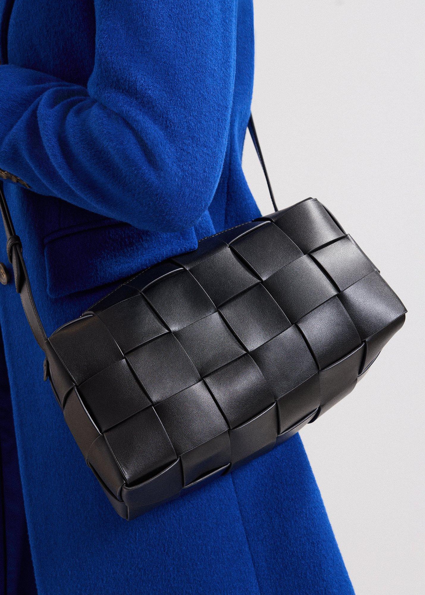 ${product-id}--Black-${view-type}