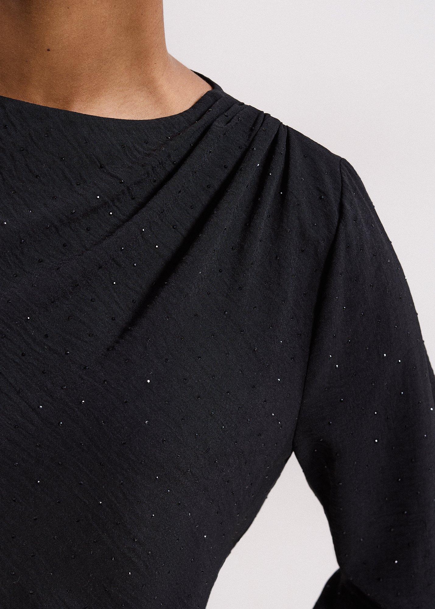 ${product-id}--Black-${view-type}