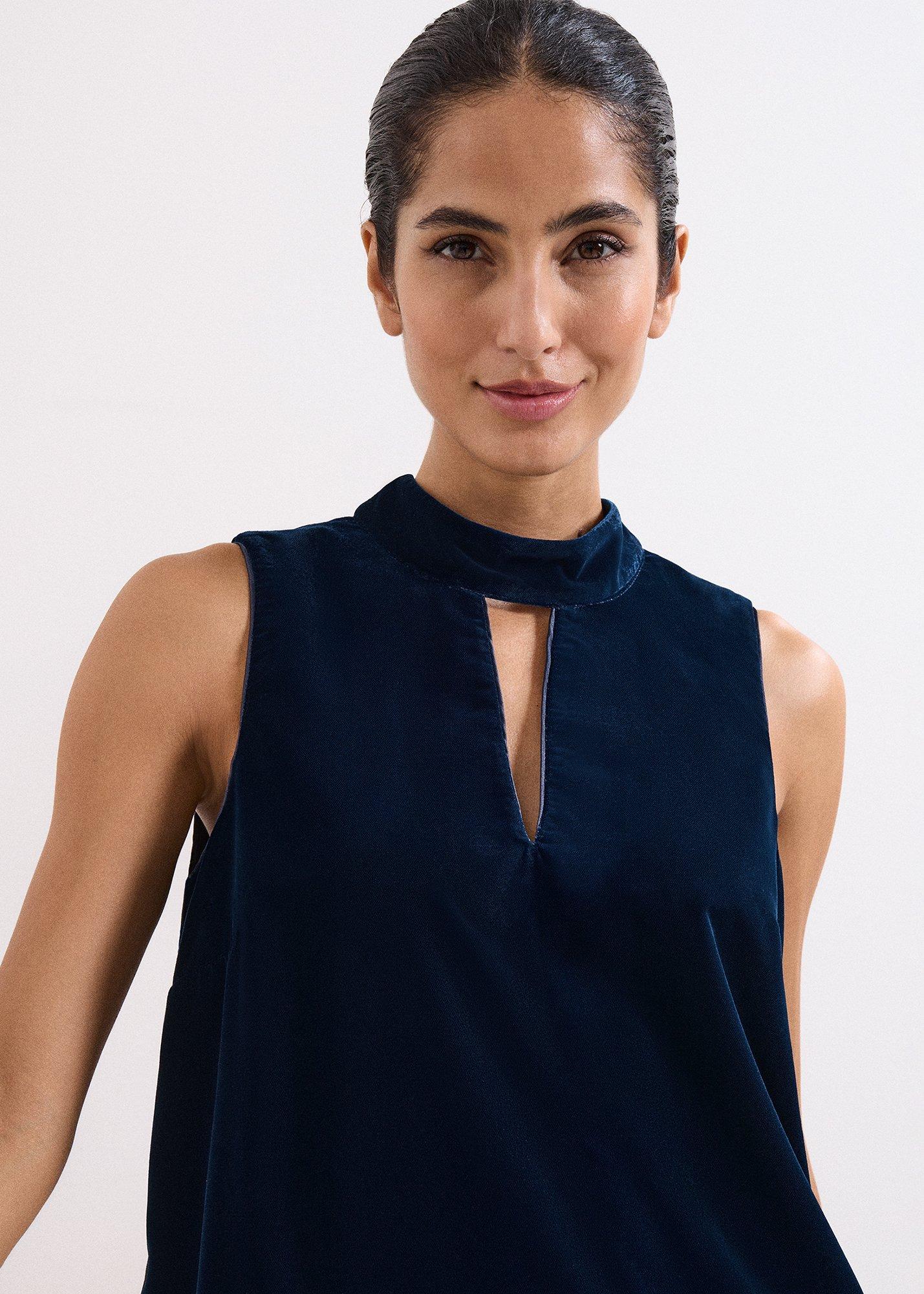 ${product-id}-Eilish Velvet Halter Top-Navy-${view-type}