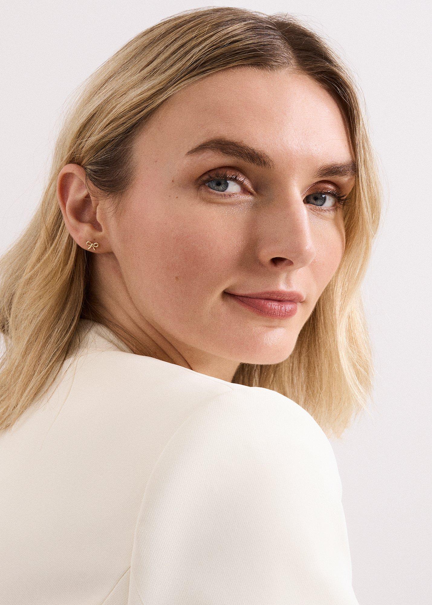 ${product-id}--Gold-${view-type}