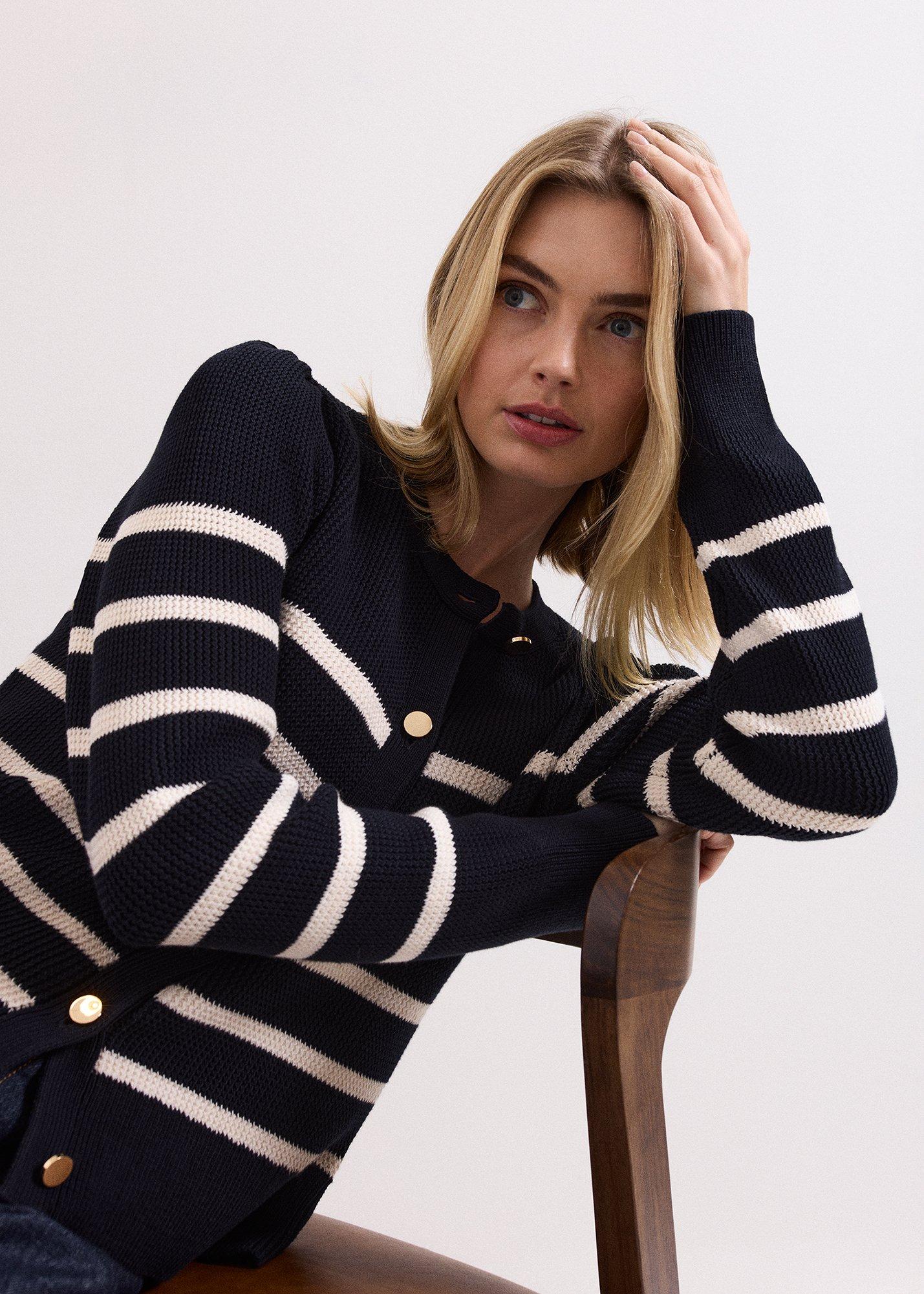 ${product-id}--Navy/Ivory-${view-type}