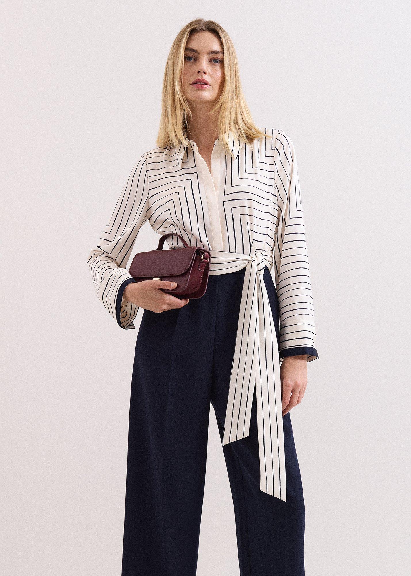 ${product-id}--Navy/Ivory-${view-type}