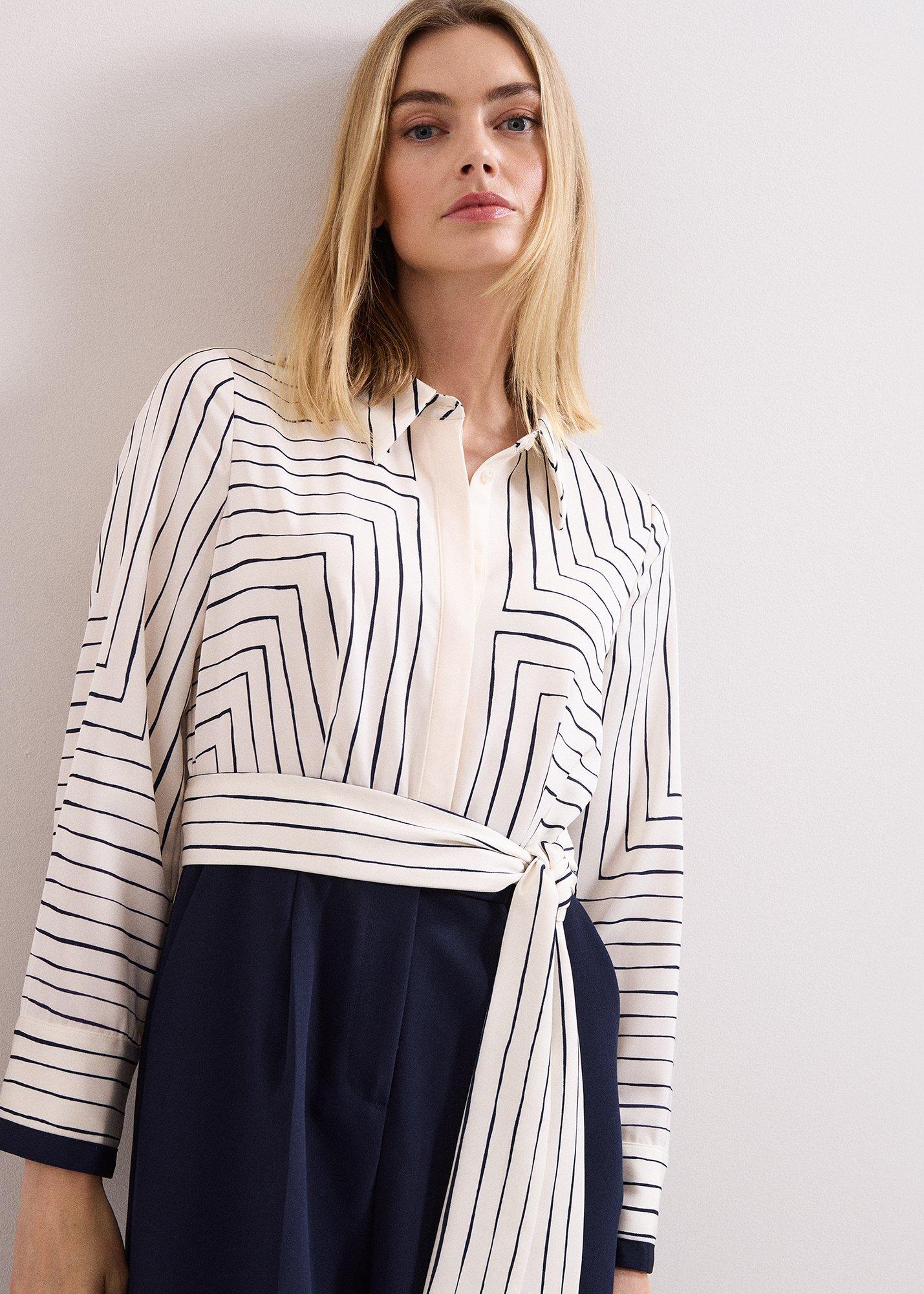 ${product-id}--Navy/Ivory-${view-type}