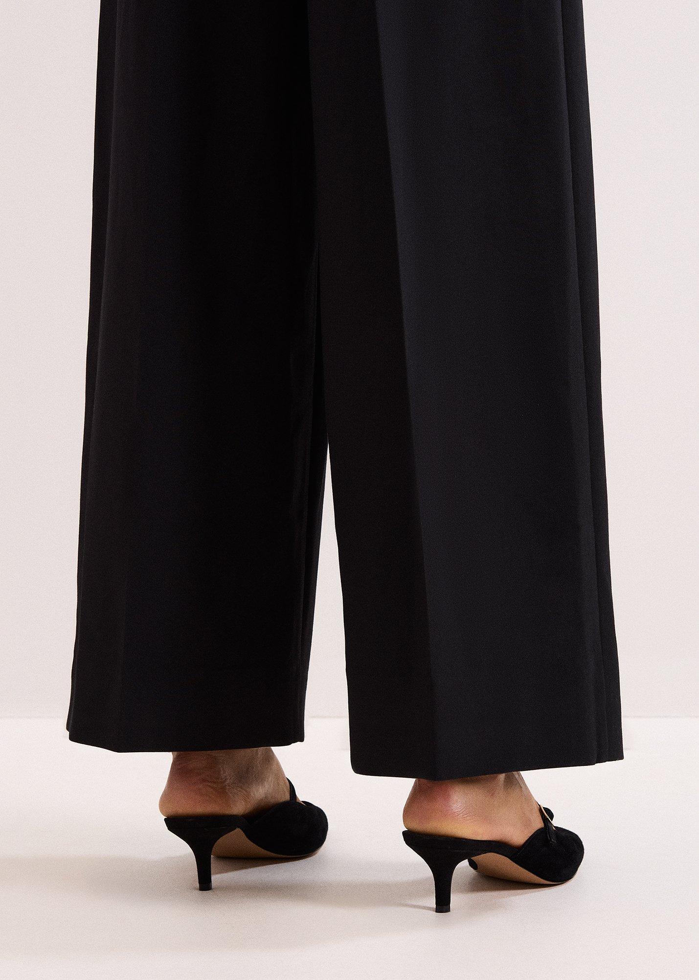 ${product-id}--Black-${view-type}