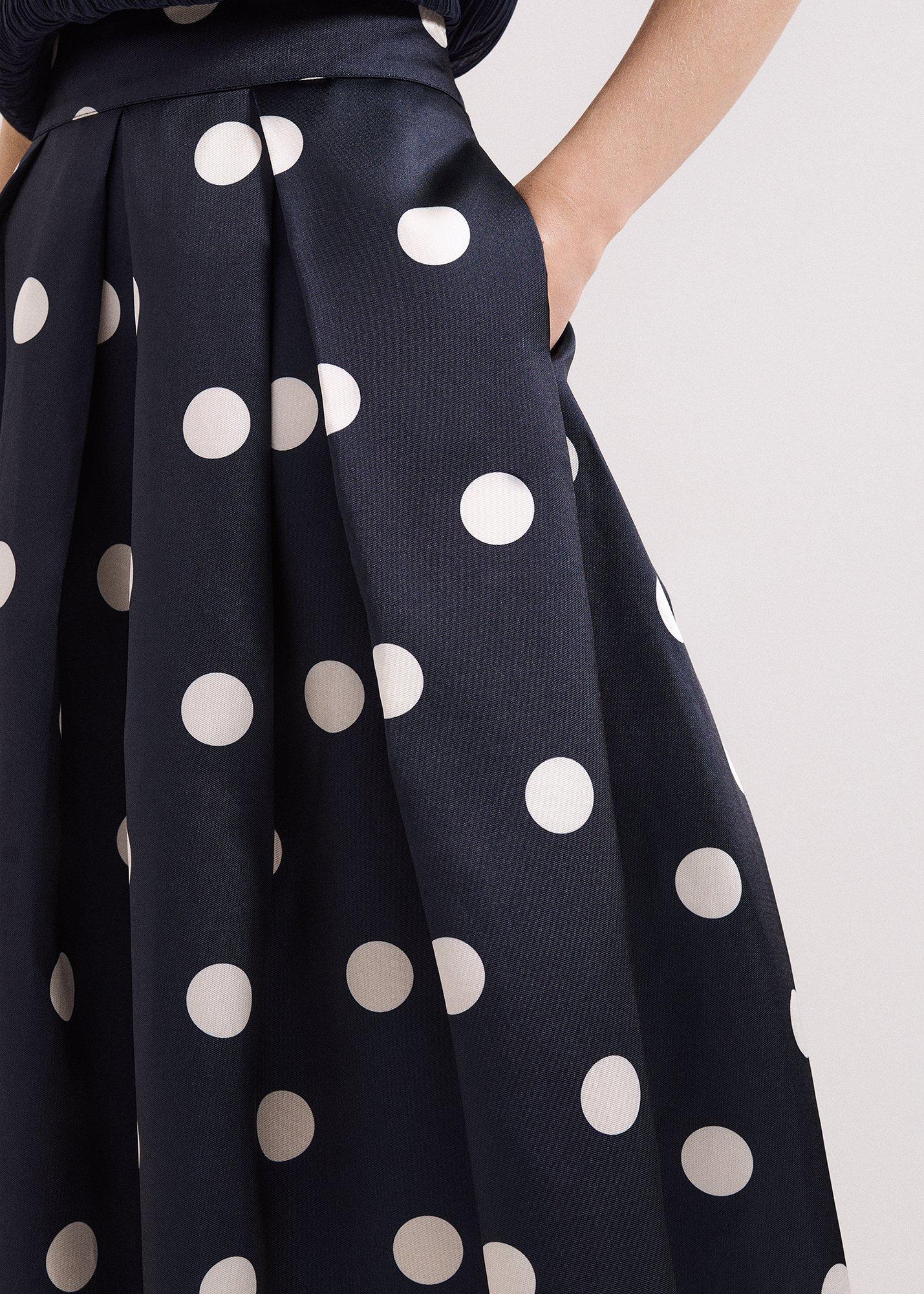 ${product-id}--Navy-${view-type}
