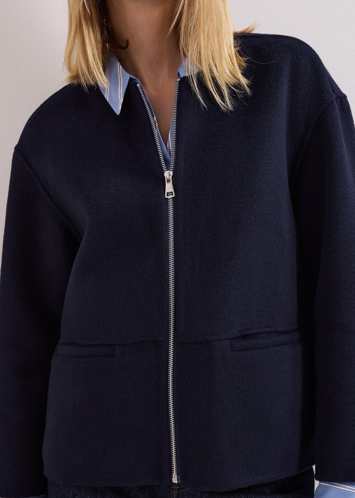 ${product-id}--Navy-${view-type}