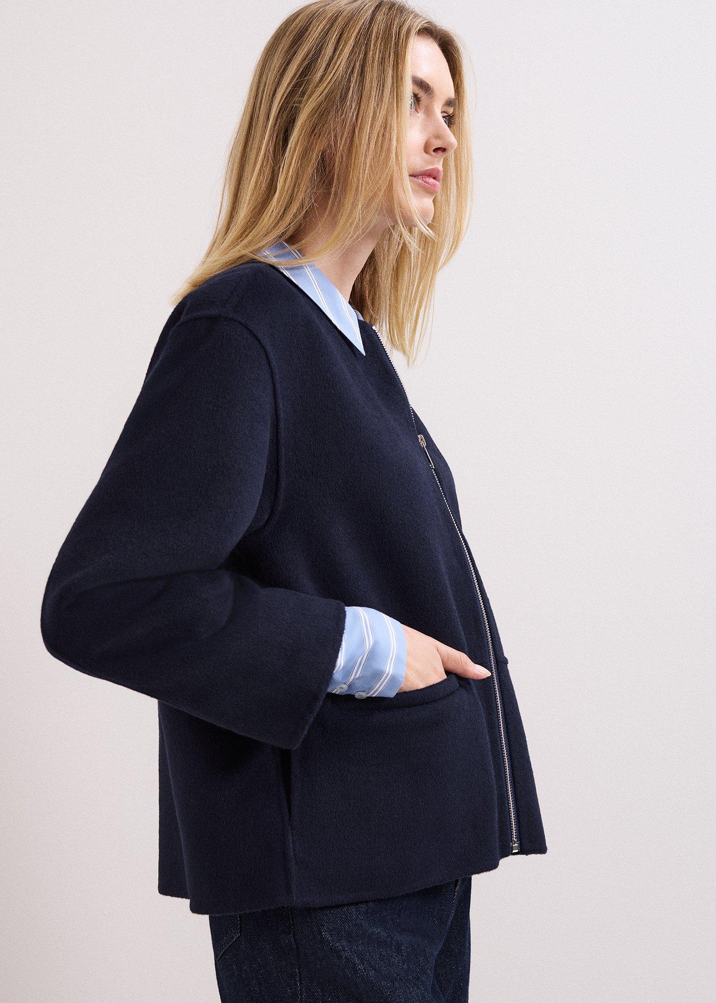 ${product-id}--Navy-${view-type}