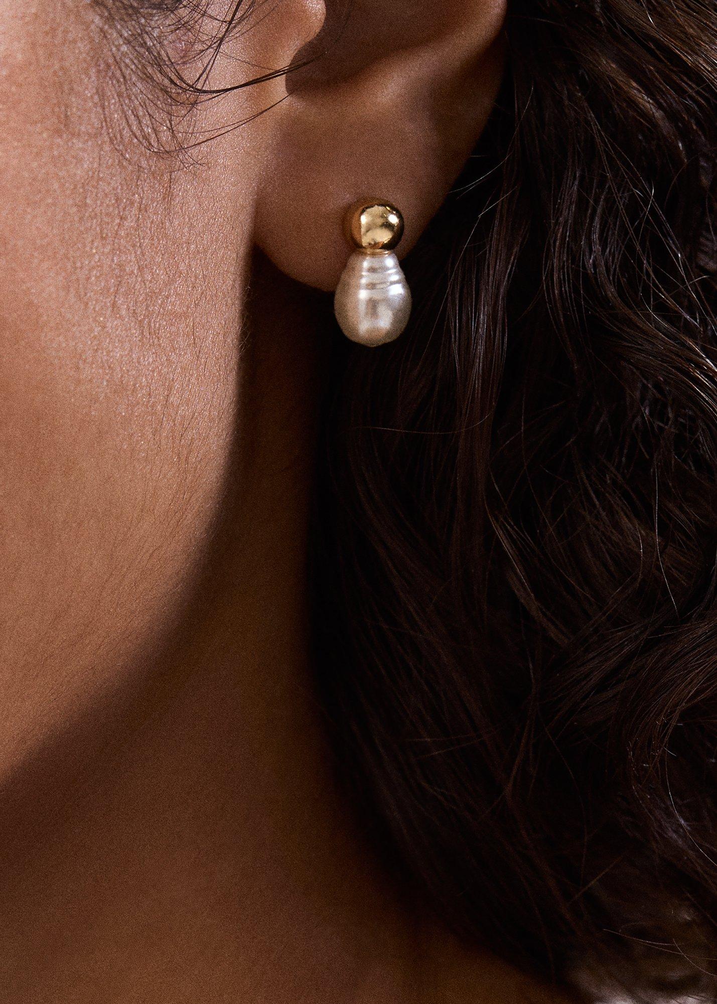 ${product-id}--Gold-${view-type}