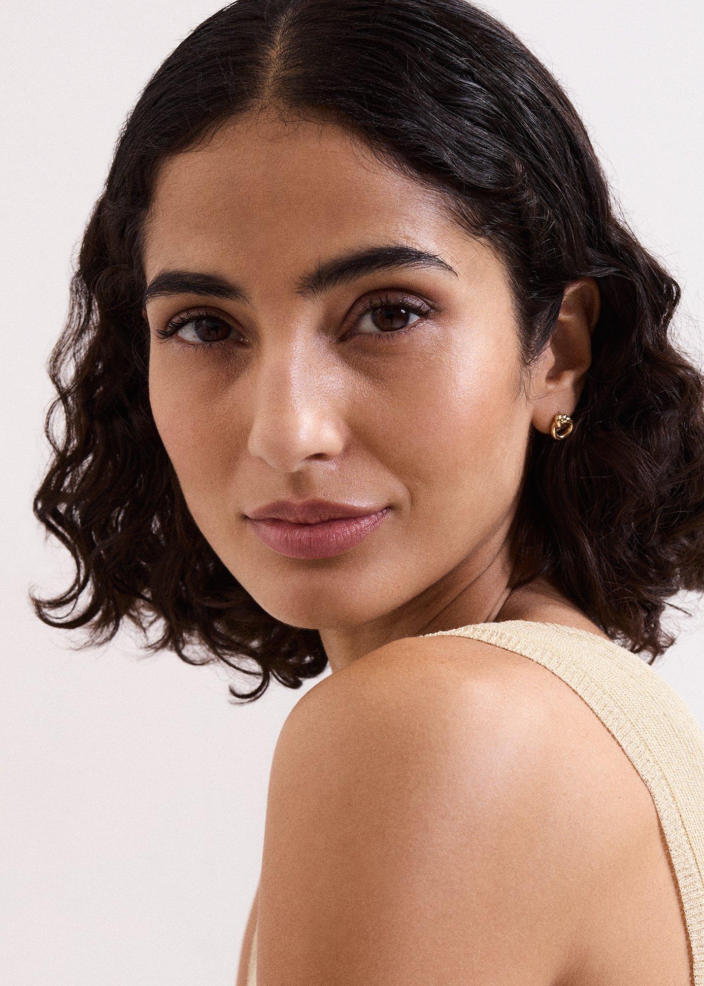 ${product-id}--Gold-${view-type}