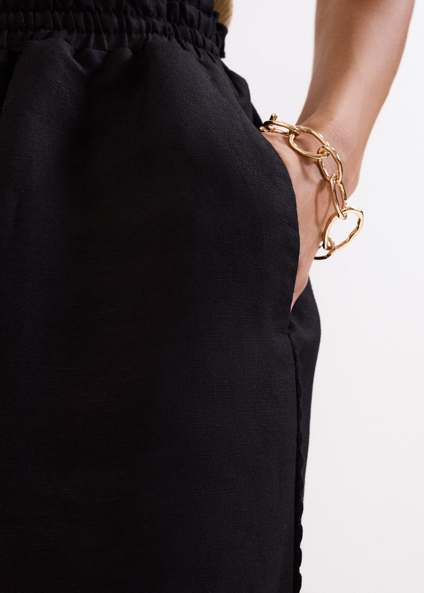 ${product-id}--Black-${view-type}