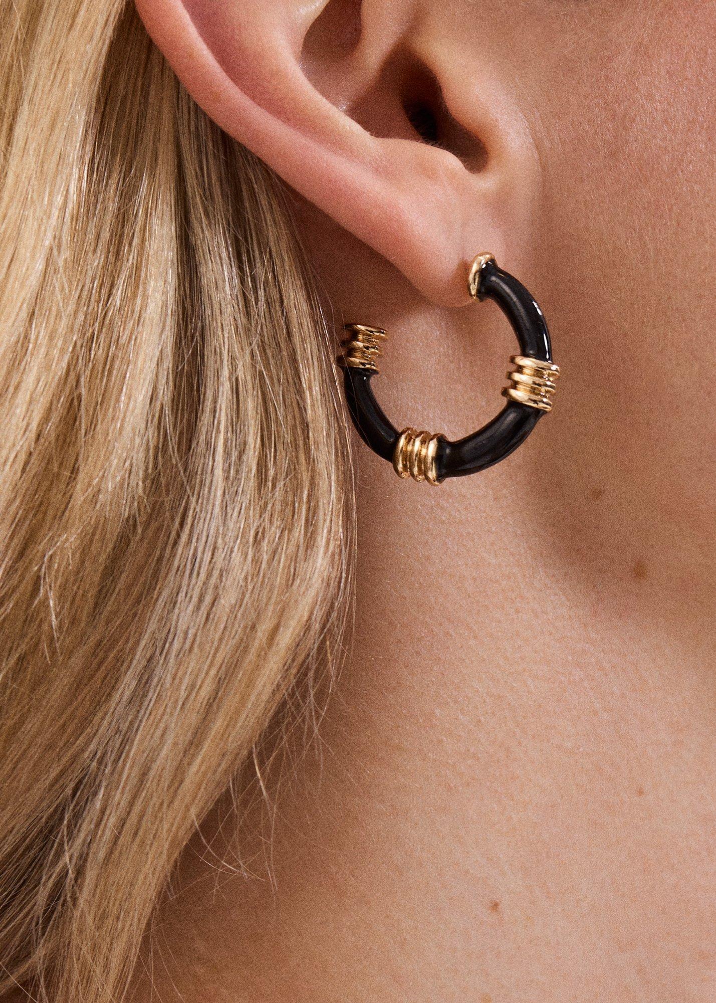 ${product-id}--Black-${view-type}