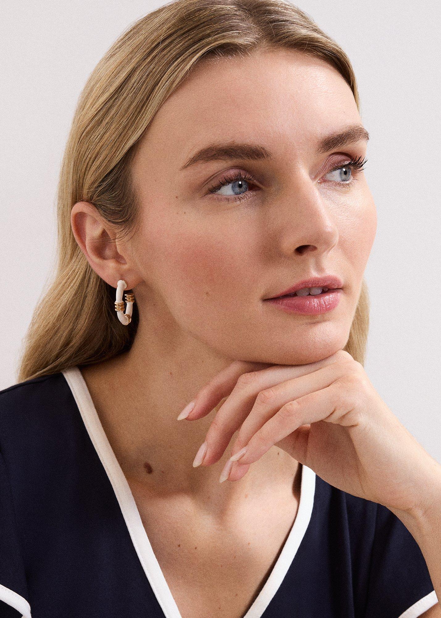 ${product-id}--Ivory-${view-type}