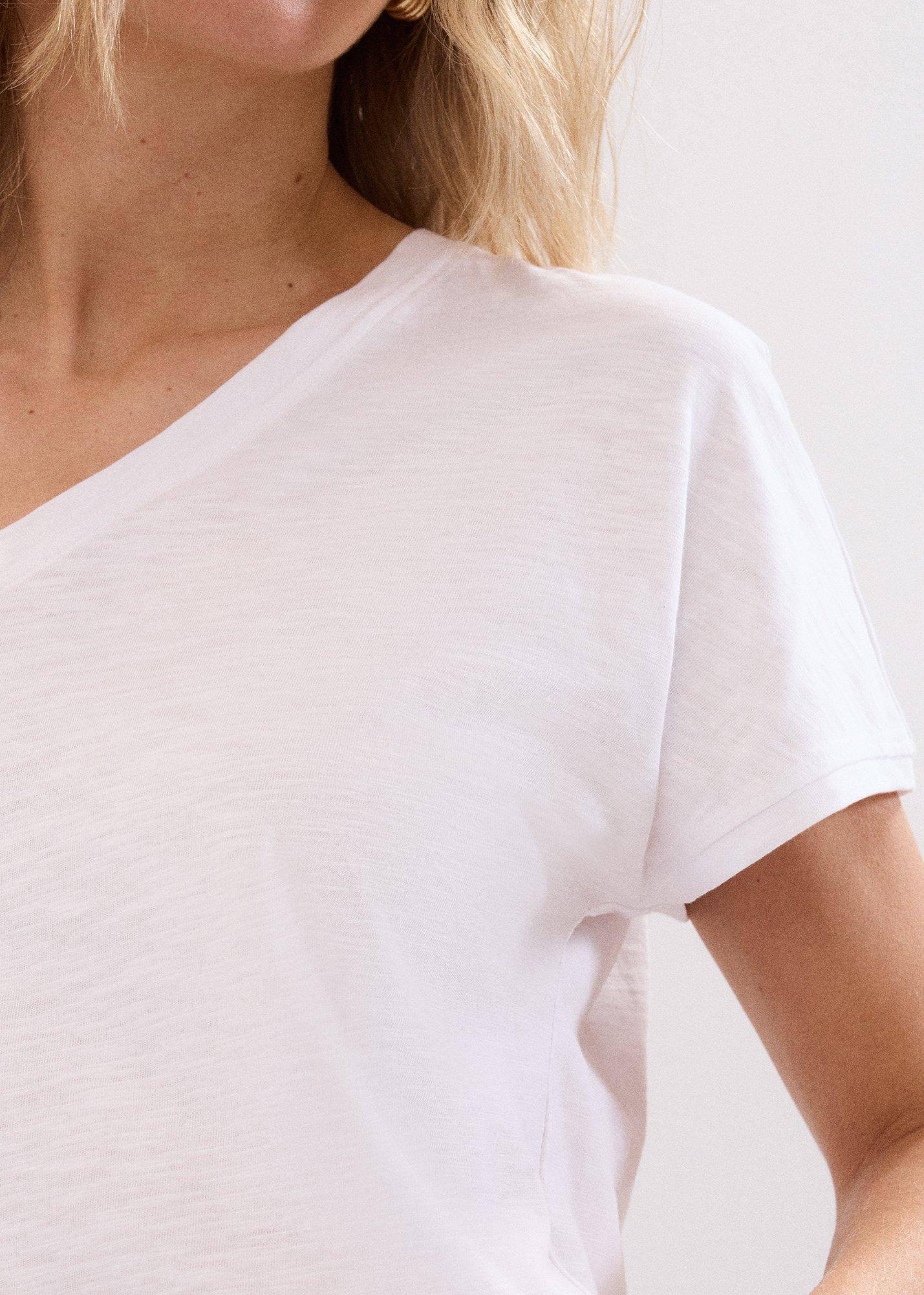saphiya-cotton-slub-v-neck-t-shirt
