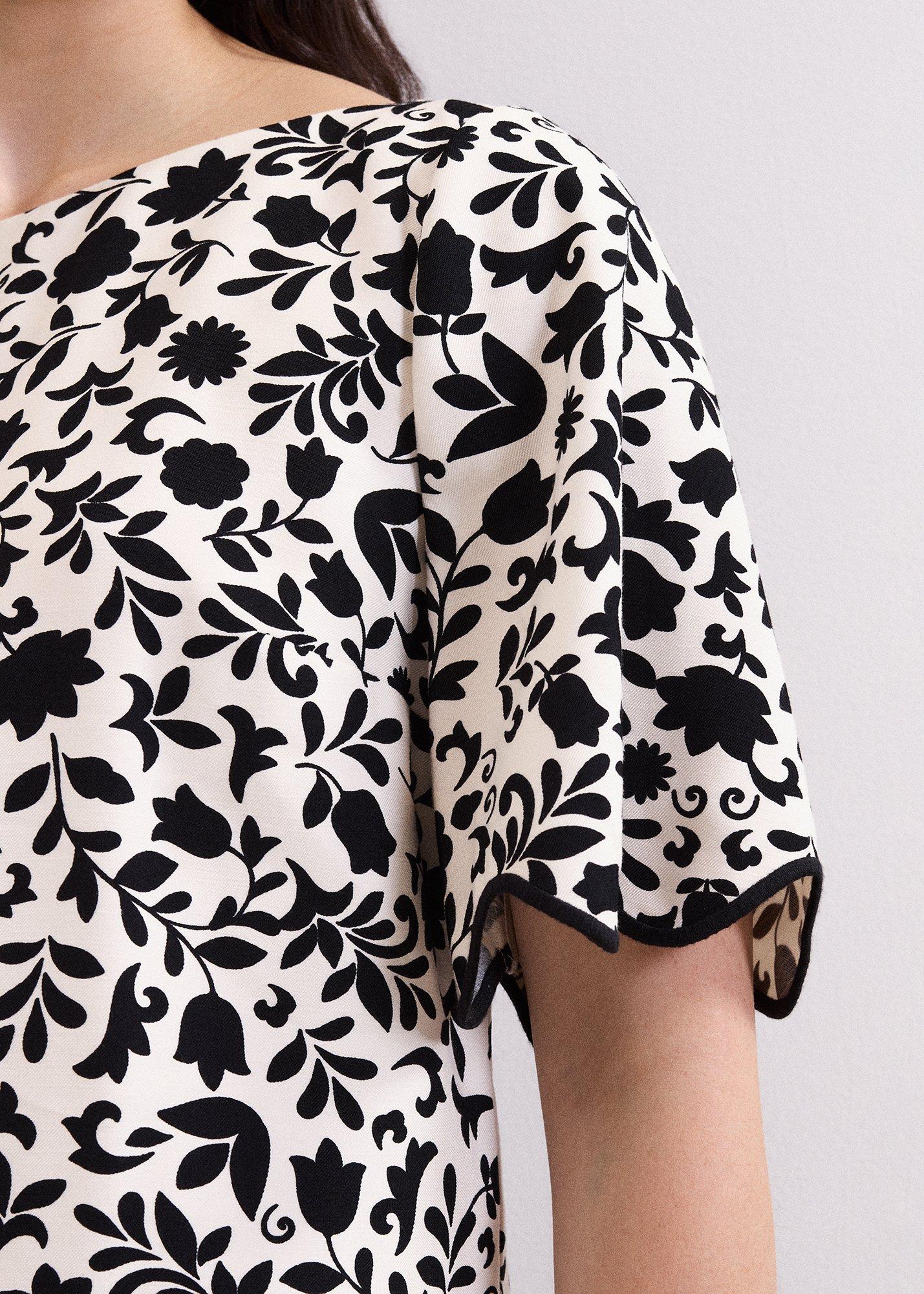 ${product-id}--Black/Ivory-${view-type}