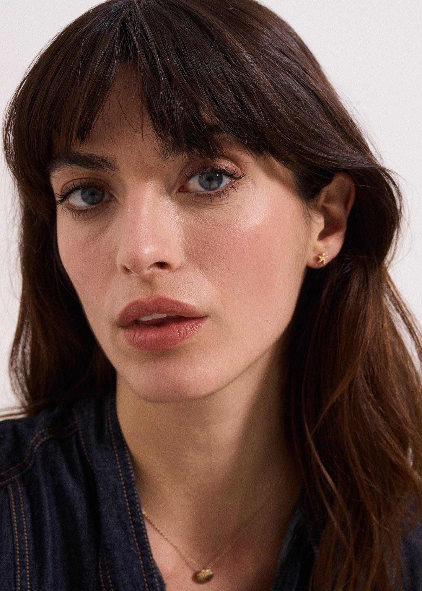 ${product-id}--Gold-${view-type}