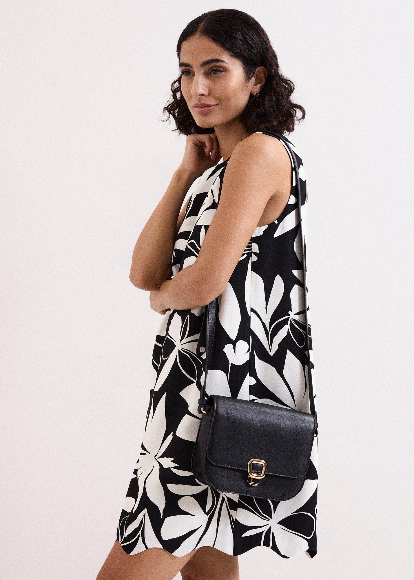 ${product-id}-Leather Bag-Black-${view-type}