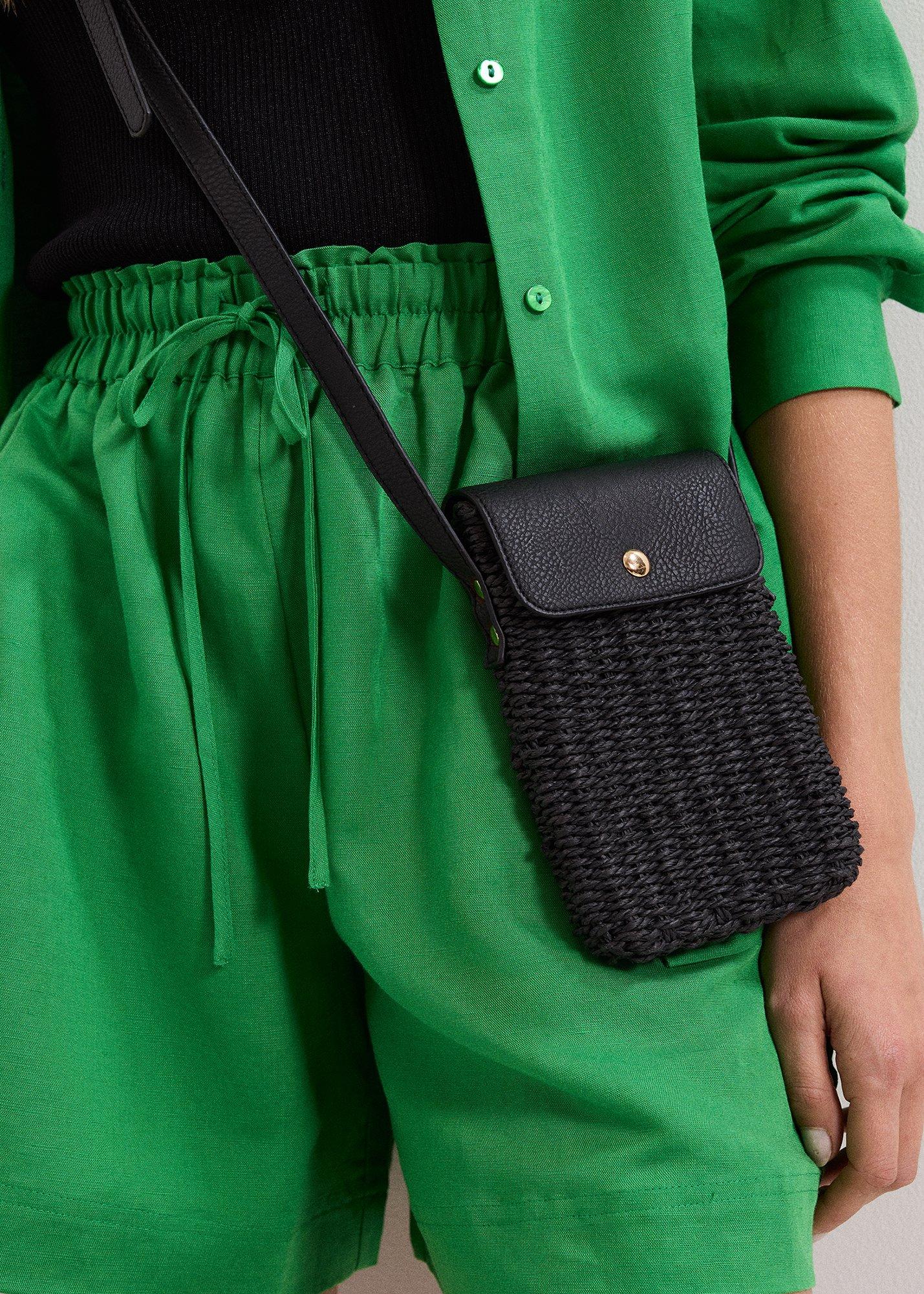 ${product-id}--Black-${view-type}