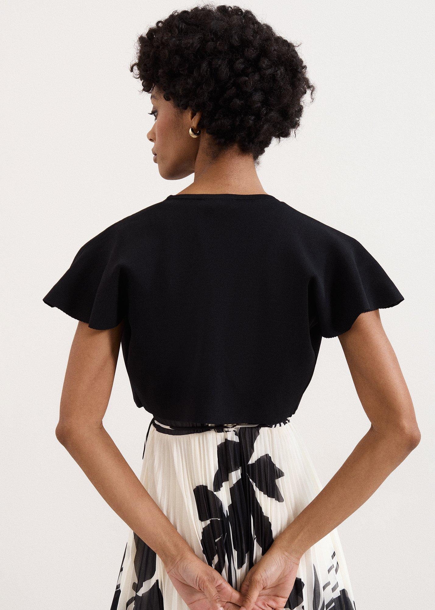 Myra Flutted Sleeve