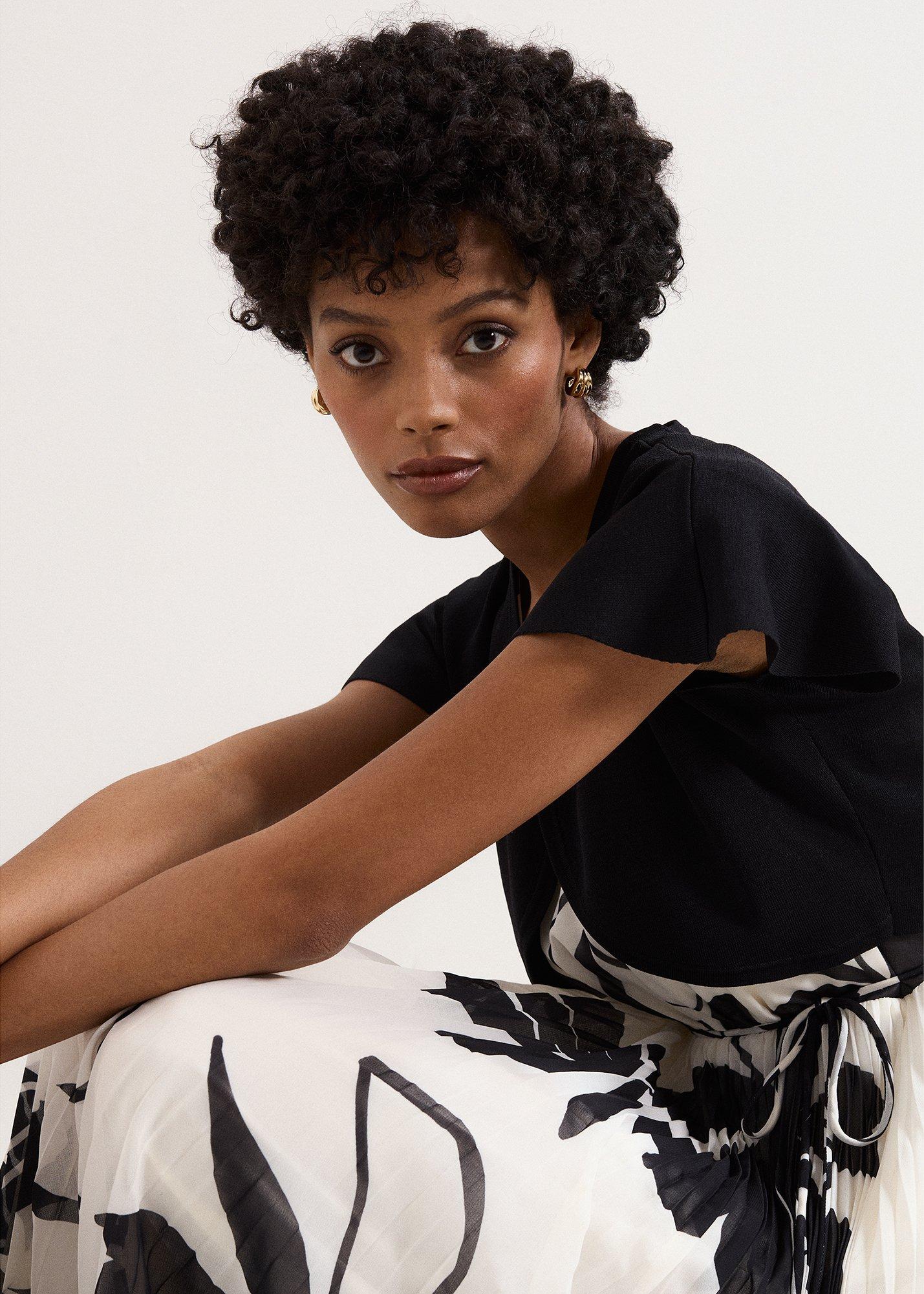 ${product-id}-Myra Flutted Sleeve-Black-${view-type}