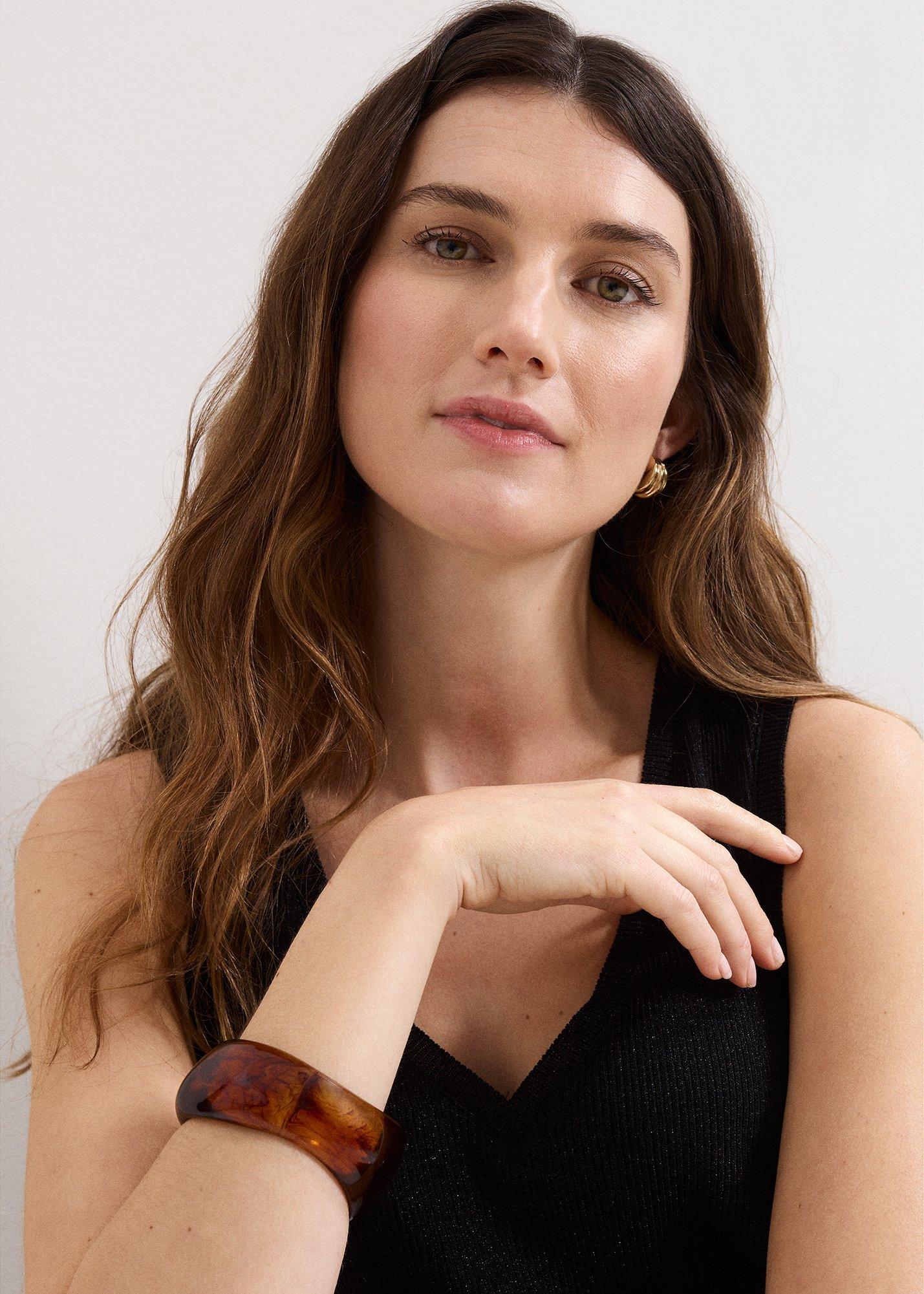 ${product-id}--Orange-${view-type}