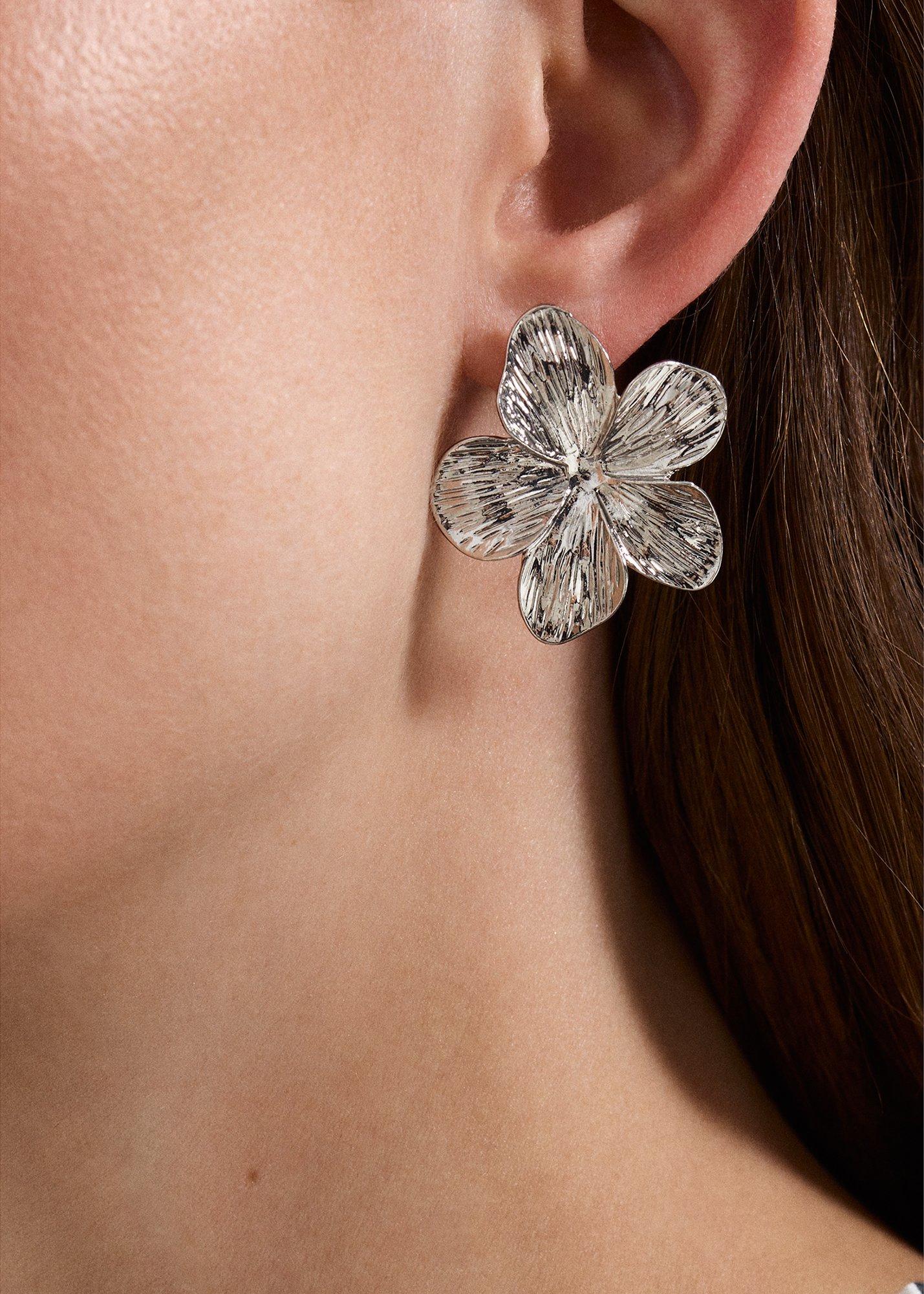 ${product-id}--Silver-${view-type}