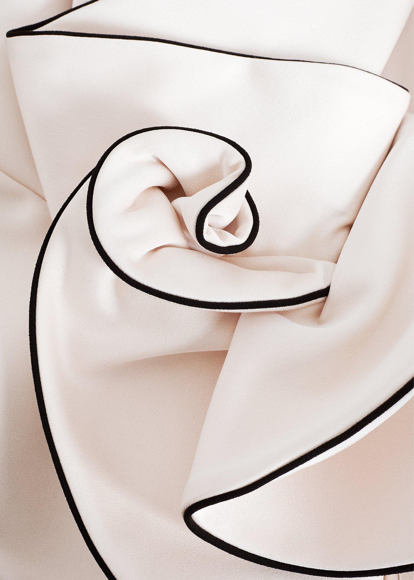 ${product-id}--Black/Ivory-${view-type}