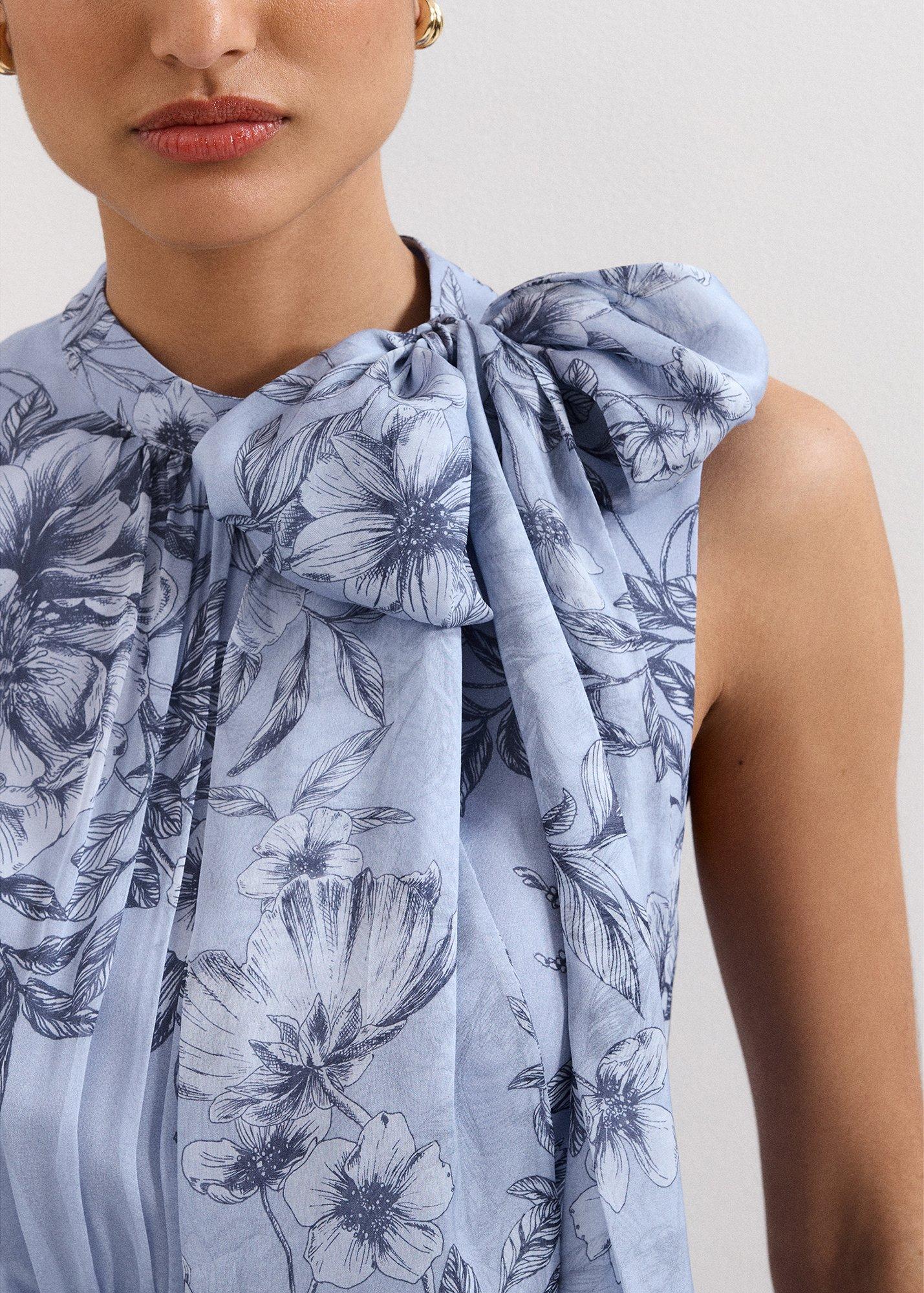 ${product-id}--Pale Blue-${view-type}