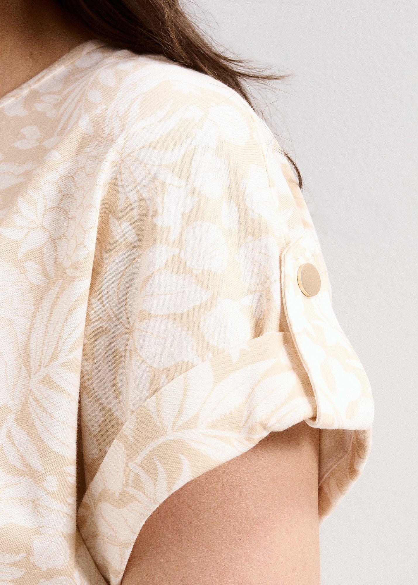 ${product-id}-Kayla Neutral TShirt-Neutral-${view-type}