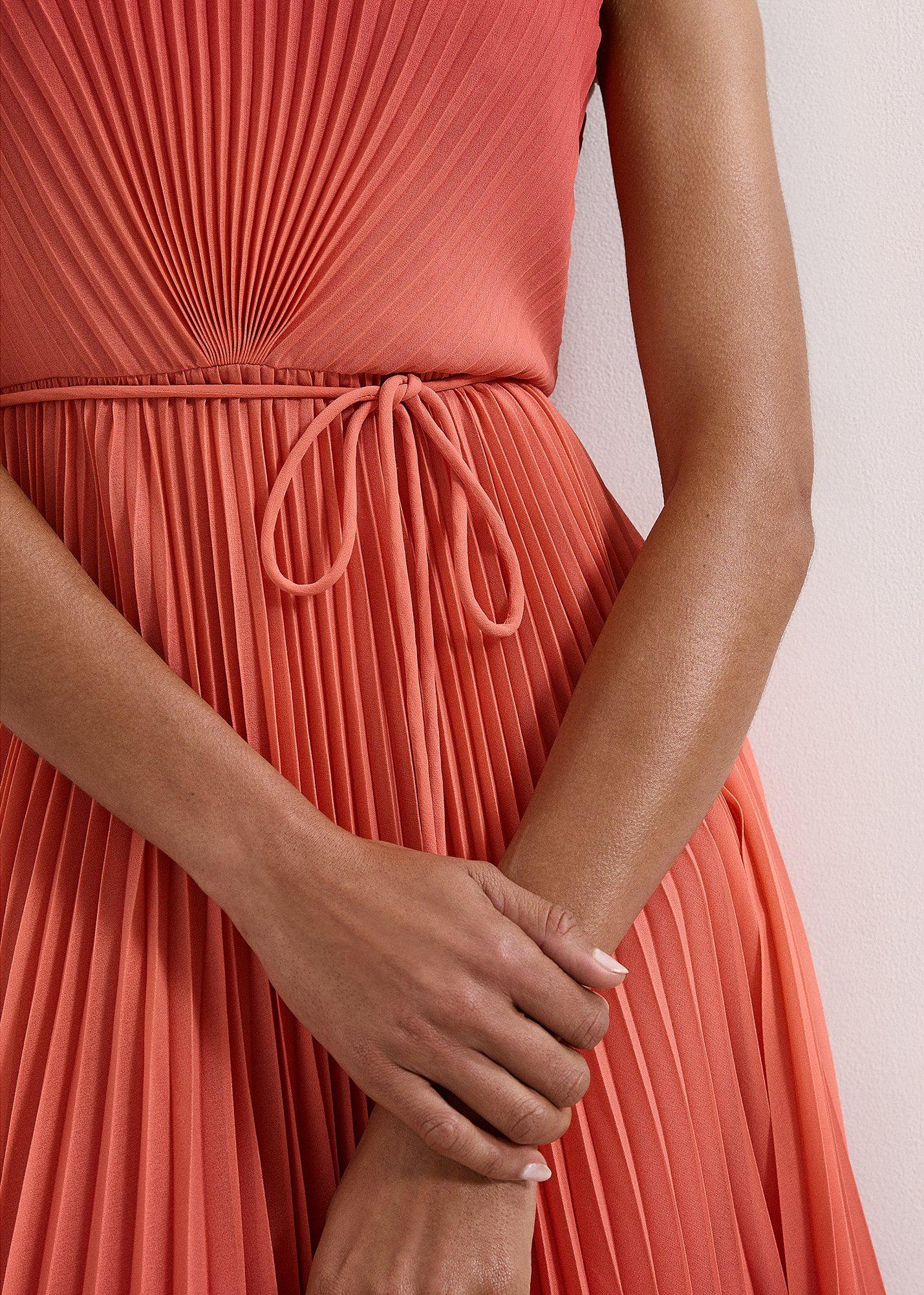 ${product-id}-Simara Ombre Dress-Red-${view-type}