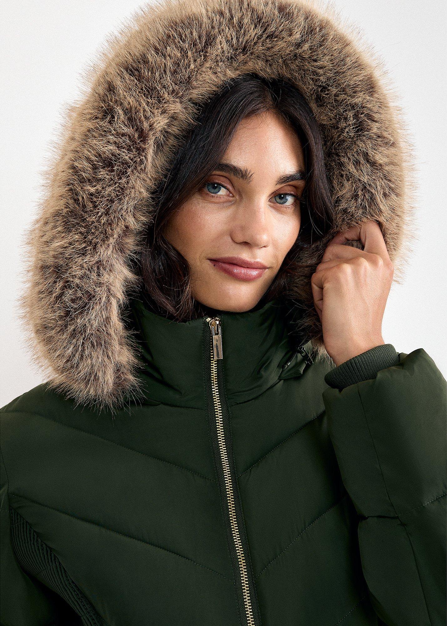 amber-short-puffer-coat