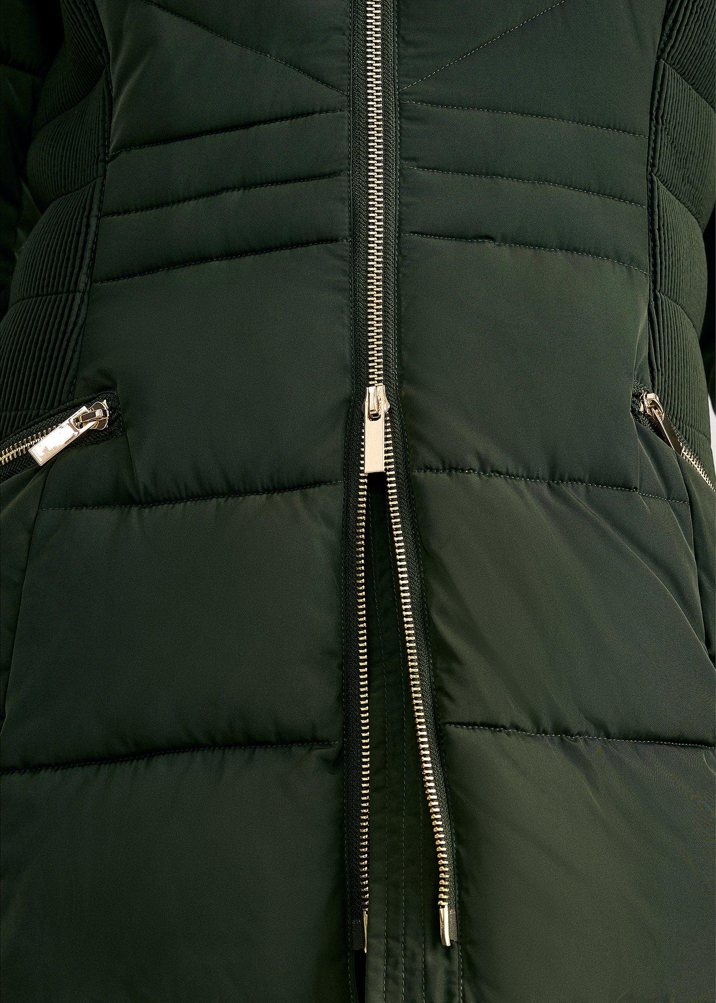 amber-short-puffer-coat